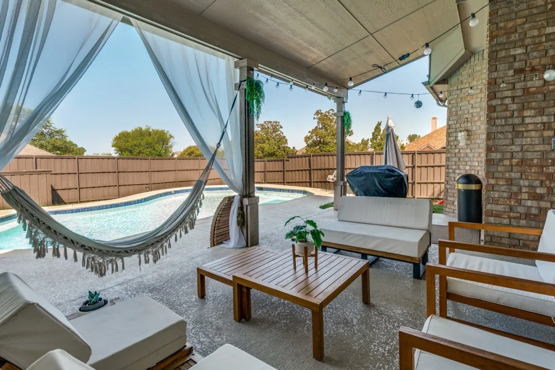 Single Family Residence For Sale in Denton County , 4333 Boca Raton Drive, The Colony, Texas 75056, 4 Bedroom, 4 Bathroom, 2 Garage spaces, 3,281 Sqft, built in 1995, mls#21387613, Real Estate Agent in The Colony, Homes For Sale in Denton county, Homes For Sale in The Colony, Realtor in The Colony Texas, Real Estate Brokerage Independent Realty Texas, Luminita Cordes Realtor