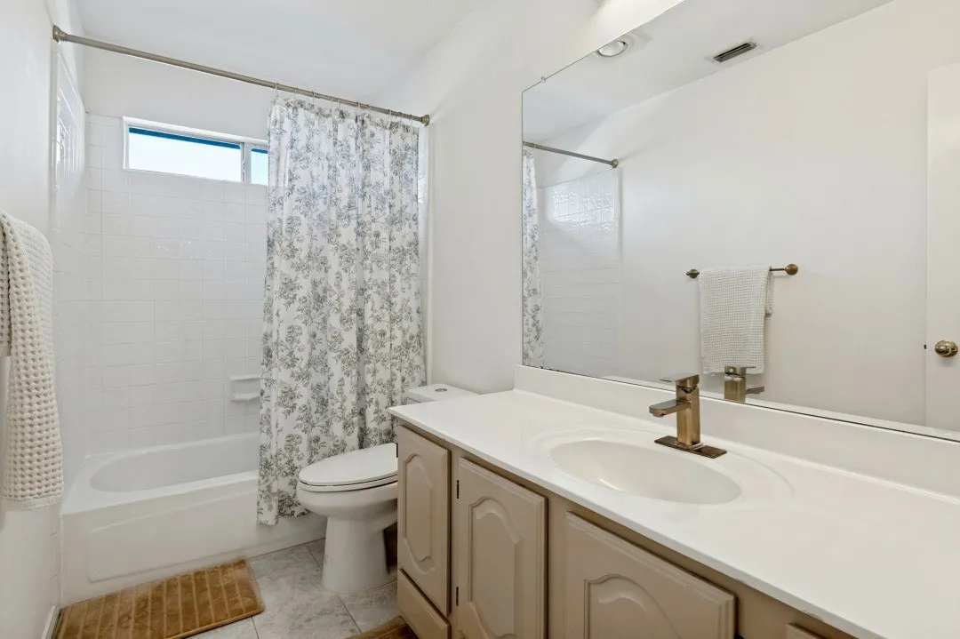 Single Family Residence For Sale in Denton County , 4333 Boca Raton Drive, The Colony, Texas 75056, 4 Bedroom, 4 Bathroom, 2 Garage spaces, 3,281 Sqft, built in 1995, mls#21387613, Real Estate Agent in The Colony, Homes For Sale in Denton county, Homes For Sale in The Colony, Realtor in The Colony Texas, Real Estate Brokerage Independent Realty Texas, Luminita Cordes Realtor