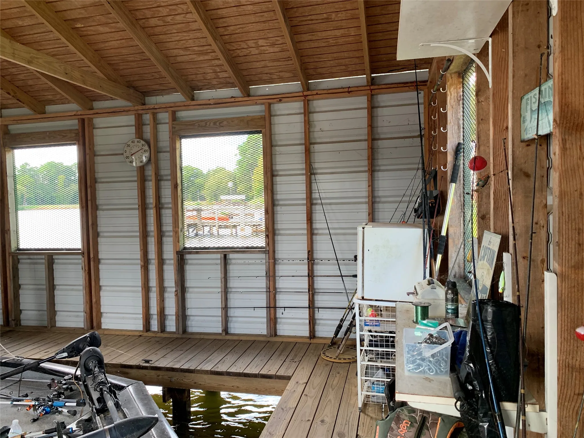 Single Family Residence For Sale in Wood County , 1361 County Road 3230, Quitman, Texas 75783, 3 Bedroom, 3 Bathroom, Garage spaces, 1,400 Sqft, built in 2006, mls#21388001, Real Estate Agent in Quitman, Homes For Sale in Wood county, Homes For Sale in Quitman, Realtor in Quitman Texas, Real Estate Brokerage Independent Realty Texas, Luminita Cordes Realtor