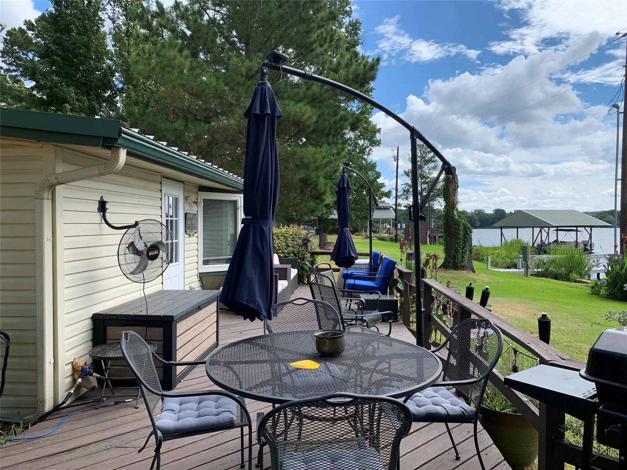 Single Family Residence For Sale in Wood County , 1361 County Road 3230, Quitman, Texas 75783, 3 Bedroom, 3 Bathroom, Garage spaces, 1,400 Sqft, built in 2006, mls#21388001, Real Estate Agent in Quitman, Homes For Sale in Wood county, Homes For Sale in Quitman, Realtor in Quitman Texas, Real Estate Brokerage Independent Realty Texas, Luminita Cordes Realtor