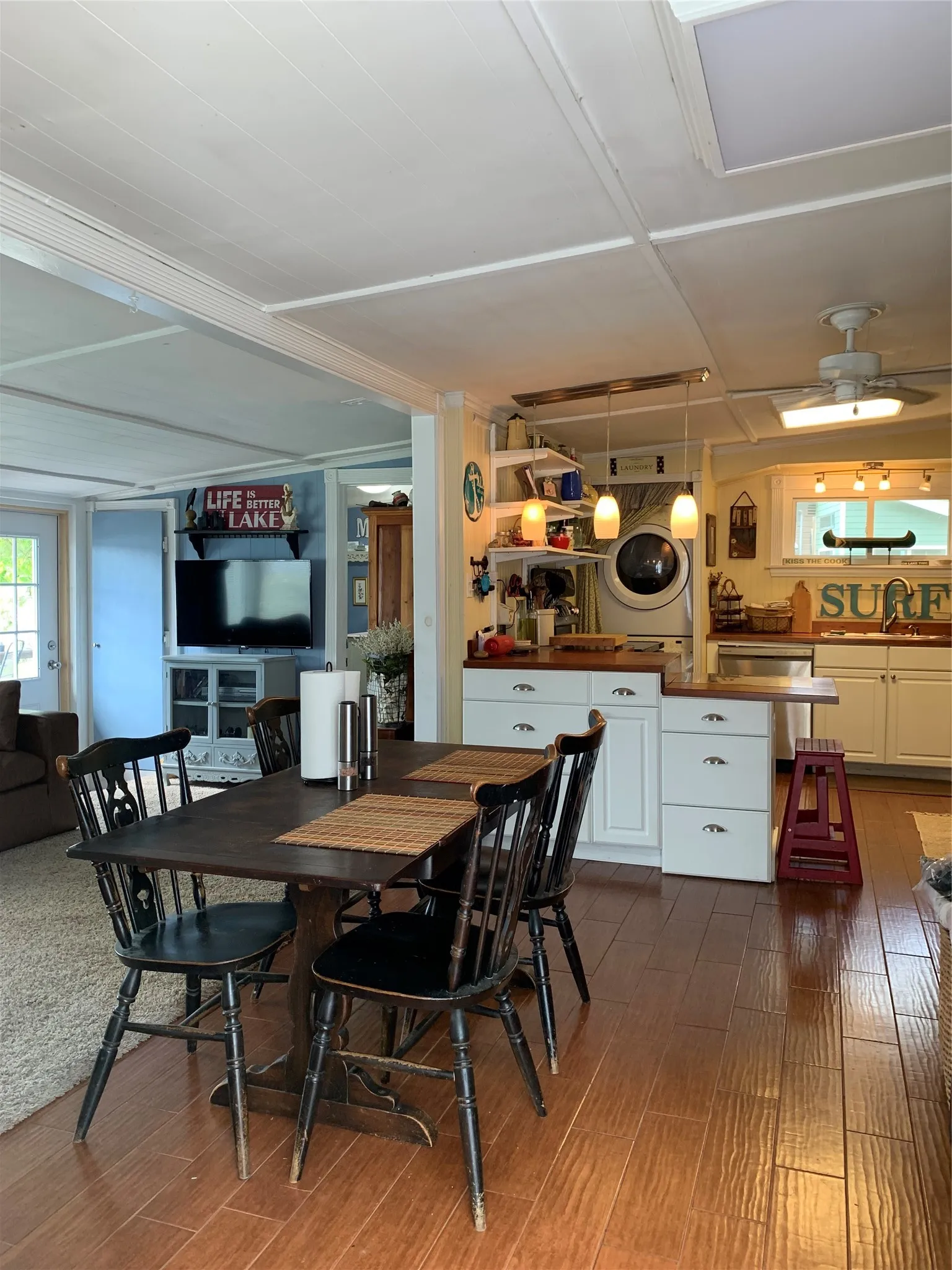 Single Family Residence For Sale in Wood County , 1361 County Road 3230, Quitman, Texas 75783, 3 Bedroom, 3 Bathroom, Garage spaces, 1,400 Sqft, built in 2006, mls#21388001, Real Estate Agent in Quitman, Homes For Sale in Wood county, Homes For Sale in Quitman, Realtor in Quitman Texas, Real Estate Brokerage Independent Realty Texas, Luminita Cordes Realtor
