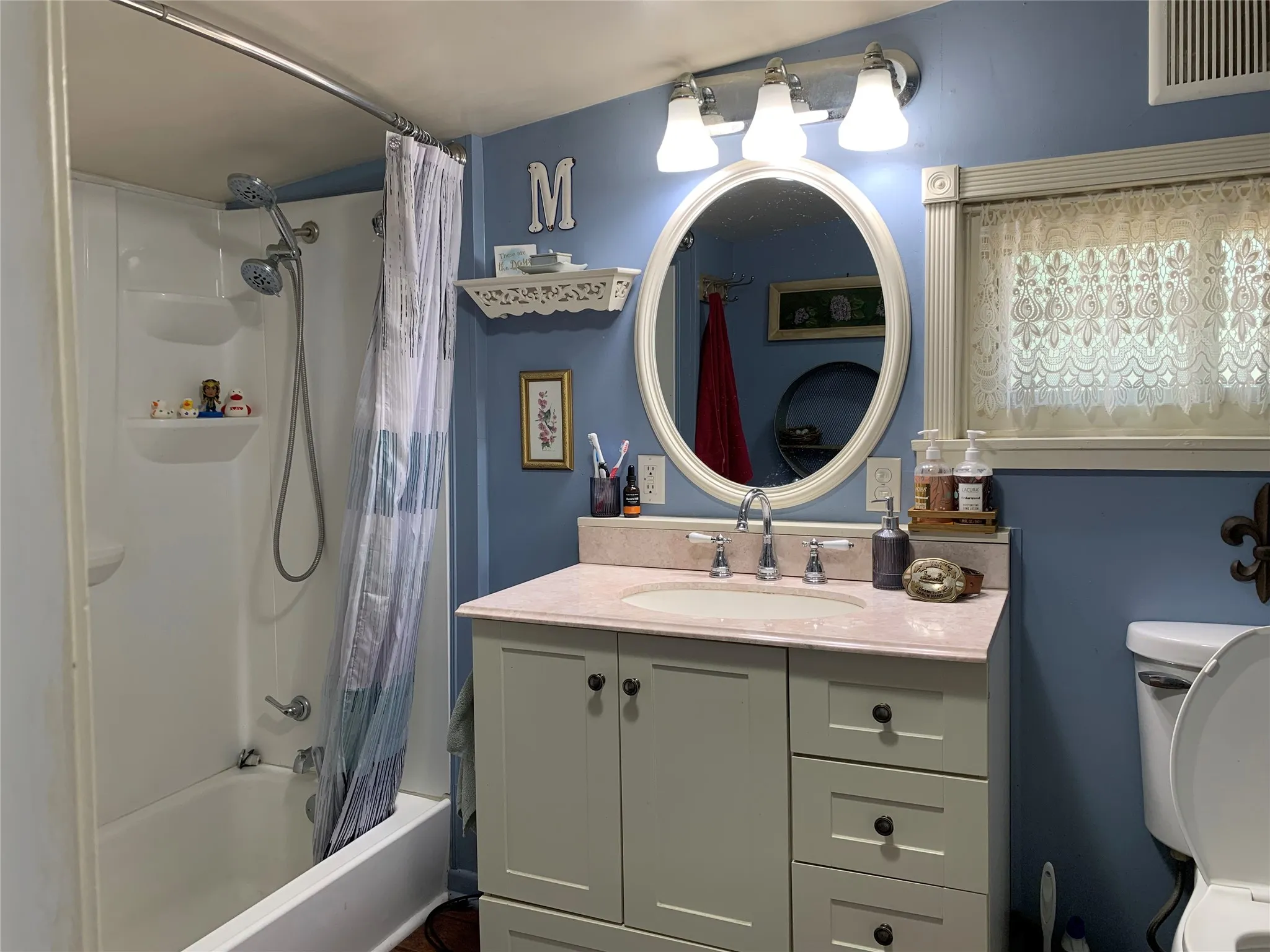 Single Family Residence For Sale in Wood County , 1361 County Road 3230, Quitman, Texas 75783, 3 Bedroom, 3 Bathroom, Garage spaces, 1,400 Sqft, built in 2006, mls#21388001, Real Estate Agent in Quitman, Homes For Sale in Wood county, Homes For Sale in Quitman, Realtor in Quitman Texas, Real Estate Brokerage Independent Realty Texas, Luminita Cordes Realtor