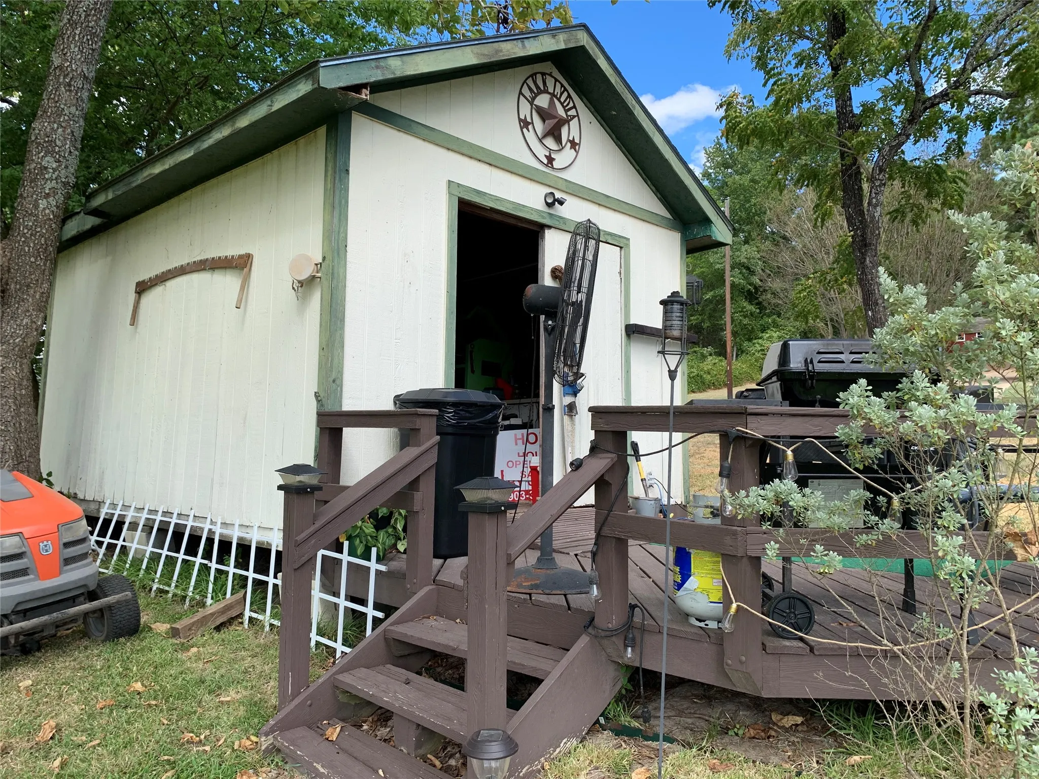 Single Family Residence For Sale in Wood County , 1361 County Road 3230, Quitman, Texas 75783, 3 Bedroom, 3 Bathroom, Garage spaces, 1,400 Sqft, built in 2006, mls#21388001, Real Estate Agent in Quitman, Homes For Sale in Wood county, Homes For Sale in Quitman, Realtor in Quitman Texas, Real Estate Brokerage Independent Realty Texas, Luminita Cordes Realtor