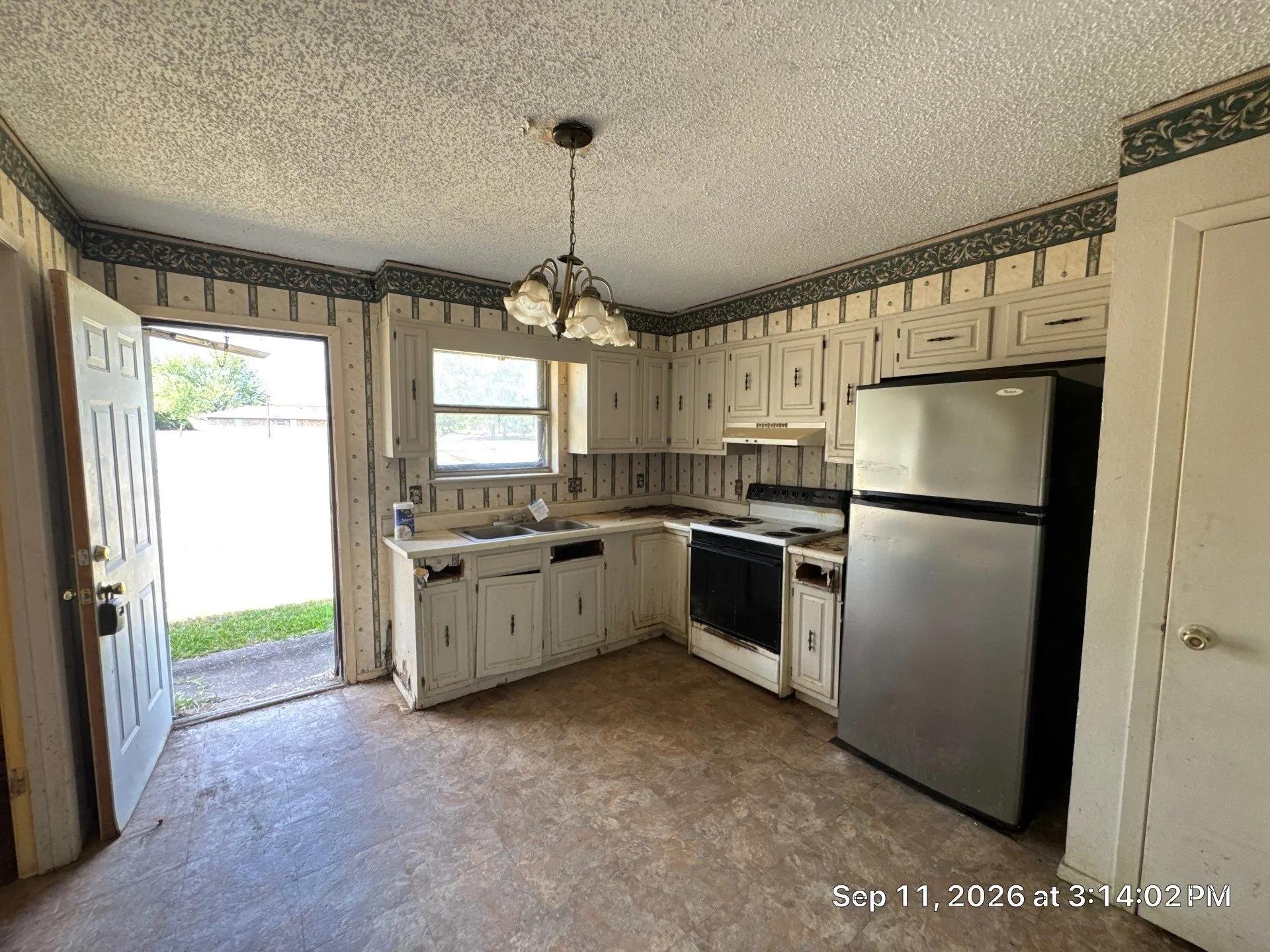 Single Family Residence For Sale in Hopkins County , 741 Calvert Street, Sulphur Springs, Texas 75482, 2 Bedroom, 1 Bathroom, Garage spaces, 760 Sqft, built in 1980, mls#21386580, Real Estate Agent in Sulphur Springs, Homes For Sale in Hopkins county, Homes For Sale in Sulphur Springs, Realtor in Sulphur Springs Texas, Real Estate Brokerage Independent Realty Texas, Luminita Cordes Realtor