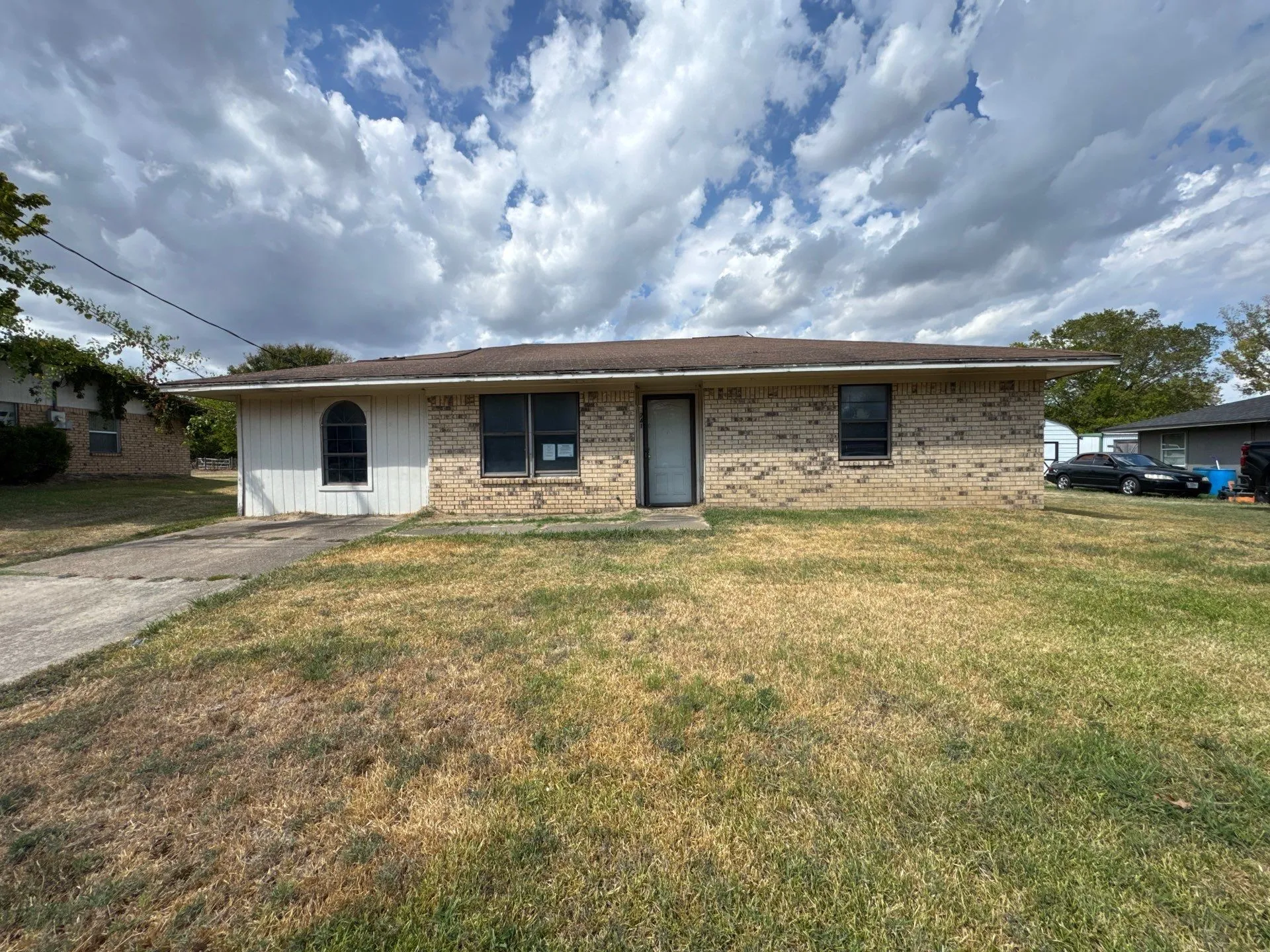 Single Family Residence For Sale in Hopkins County , 741 Calvert Street, Sulphur Springs, Texas 75482, 2 Bedroom, 1 Bathroom, Garage spaces, 760 Sqft, built in 1980, mls#21386580, Real Estate Agent in Sulphur Springs, Homes For Sale in Hopkins county, Homes For Sale in Sulphur Springs, Realtor in Sulphur Springs Texas, Real Estate Brokerage Independent Realty Texas, Luminita Cordes Realtor