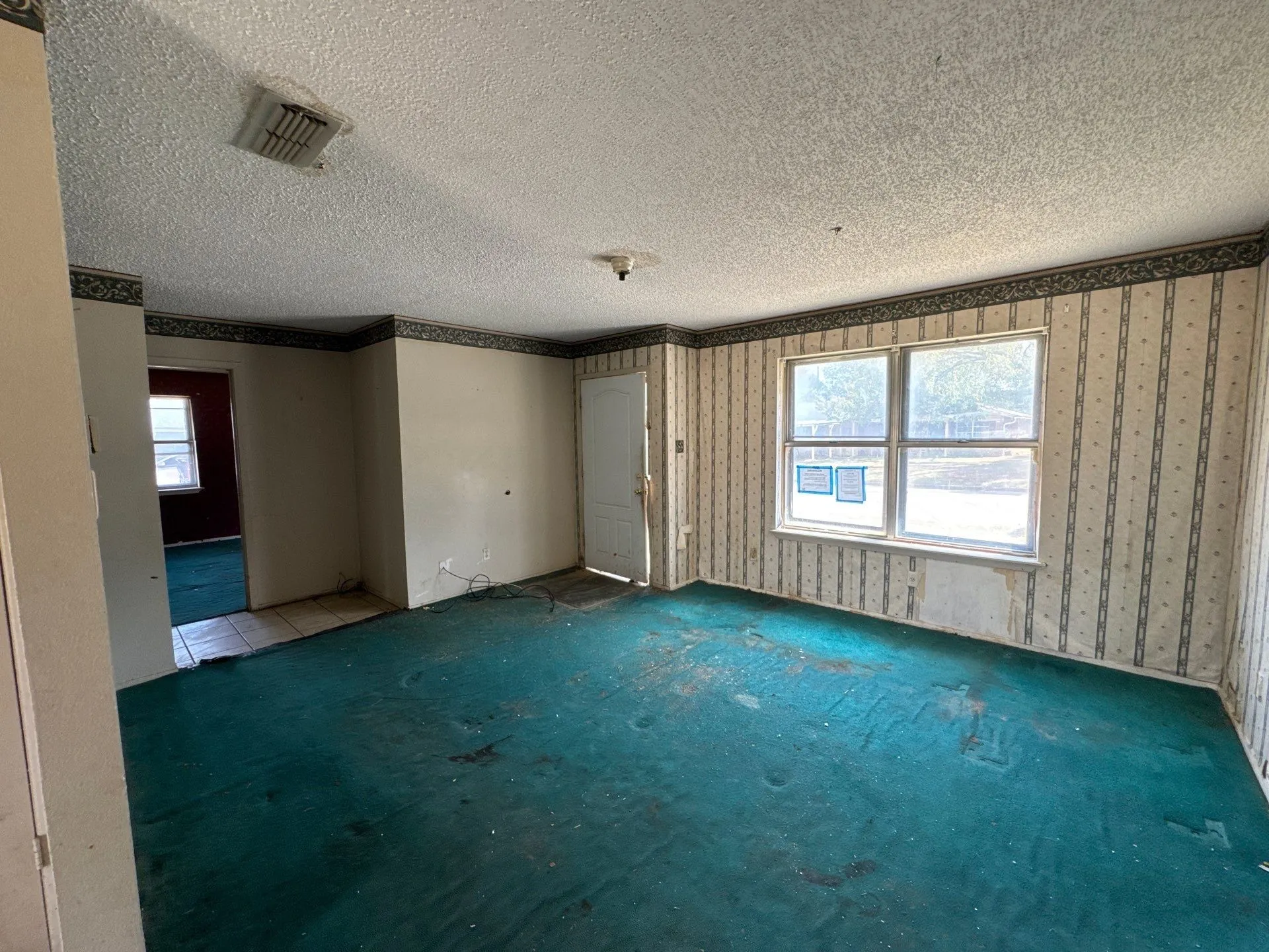 Single Family Residence For Sale in Hopkins County , 741 Calvert Street, Sulphur Springs, Texas 75482, 2 Bedroom, 1 Bathroom, Garage spaces, 760 Sqft, built in 1980, mls#21386580, Real Estate Agent in Sulphur Springs, Homes For Sale in Hopkins county, Homes For Sale in Sulphur Springs, Realtor in Sulphur Springs Texas, Real Estate Brokerage Independent Realty Texas, Luminita Cordes Realtor