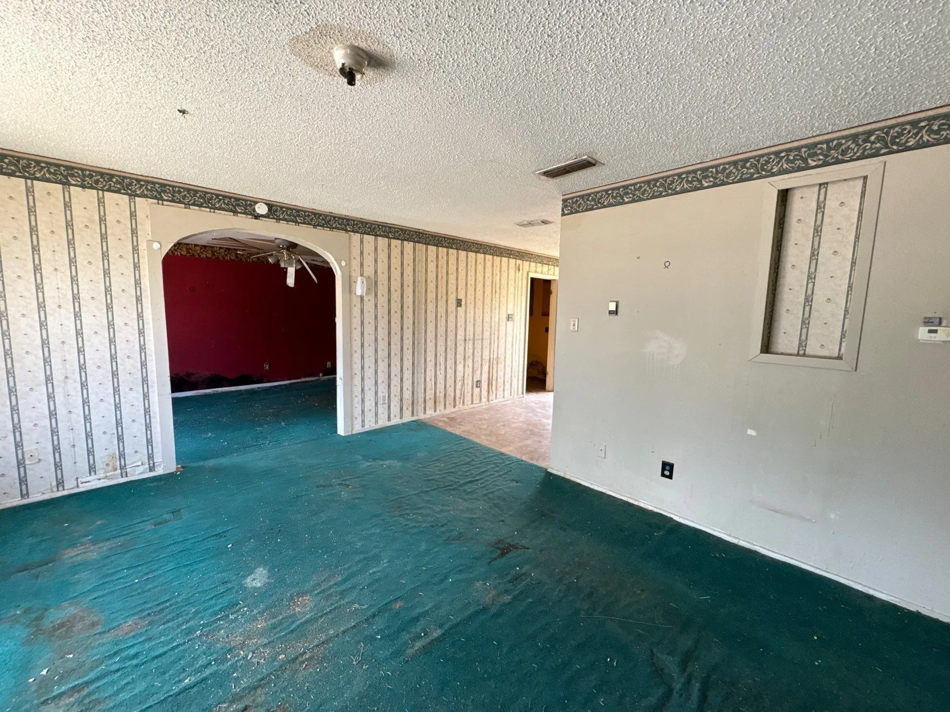 Single Family Residence For Sale in Hopkins County , 741 Calvert Street, Sulphur Springs, Texas 75482, 2 Bedroom, 1 Bathroom, Garage spaces, 760 Sqft, built in 1980, mls#21386580, Real Estate Agent in Sulphur Springs, Homes For Sale in Hopkins county, Homes For Sale in Sulphur Springs, Realtor in Sulphur Springs Texas, Real Estate Brokerage Independent Realty Texas, Luminita Cordes Realtor