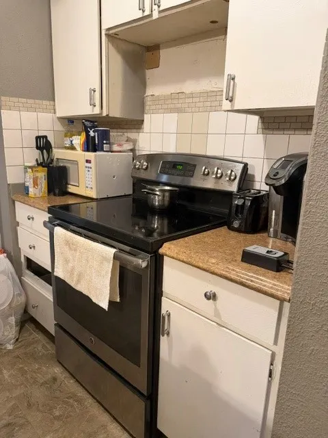 Condominium For Sale in Tarrant County , 5504 Boca Raton Boulevard 334, Fort Worth, Texas 76112, 2 Bedroom, 2 Bathroom, Garage spaces, 1,017 Sqft, built in 1972, mls#21387808, Real Estate Agent in Fort Worth, Homes For Sale in Tarrant county, Homes For Sale in Fort Worth, Realtor in Fort Worth Texas, Real Estate Brokerage Independent Realty Texas, Luminita Cordes Realtor