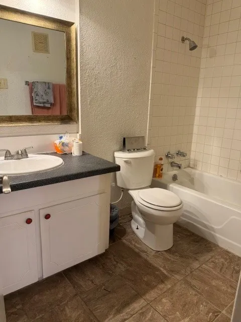 Condominium For Sale in Tarrant County , 5504 Boca Raton Boulevard 334, Fort Worth, Texas 76112, 2 Bedroom, 2 Bathroom, Garage spaces, 1,017 Sqft, built in 1972, mls#21387808, Real Estate Agent in Fort Worth, Homes For Sale in Tarrant county, Homes For Sale in Fort Worth, Realtor in Fort Worth Texas, Real Estate Brokerage Independent Realty Texas, Luminita Cordes Realtor