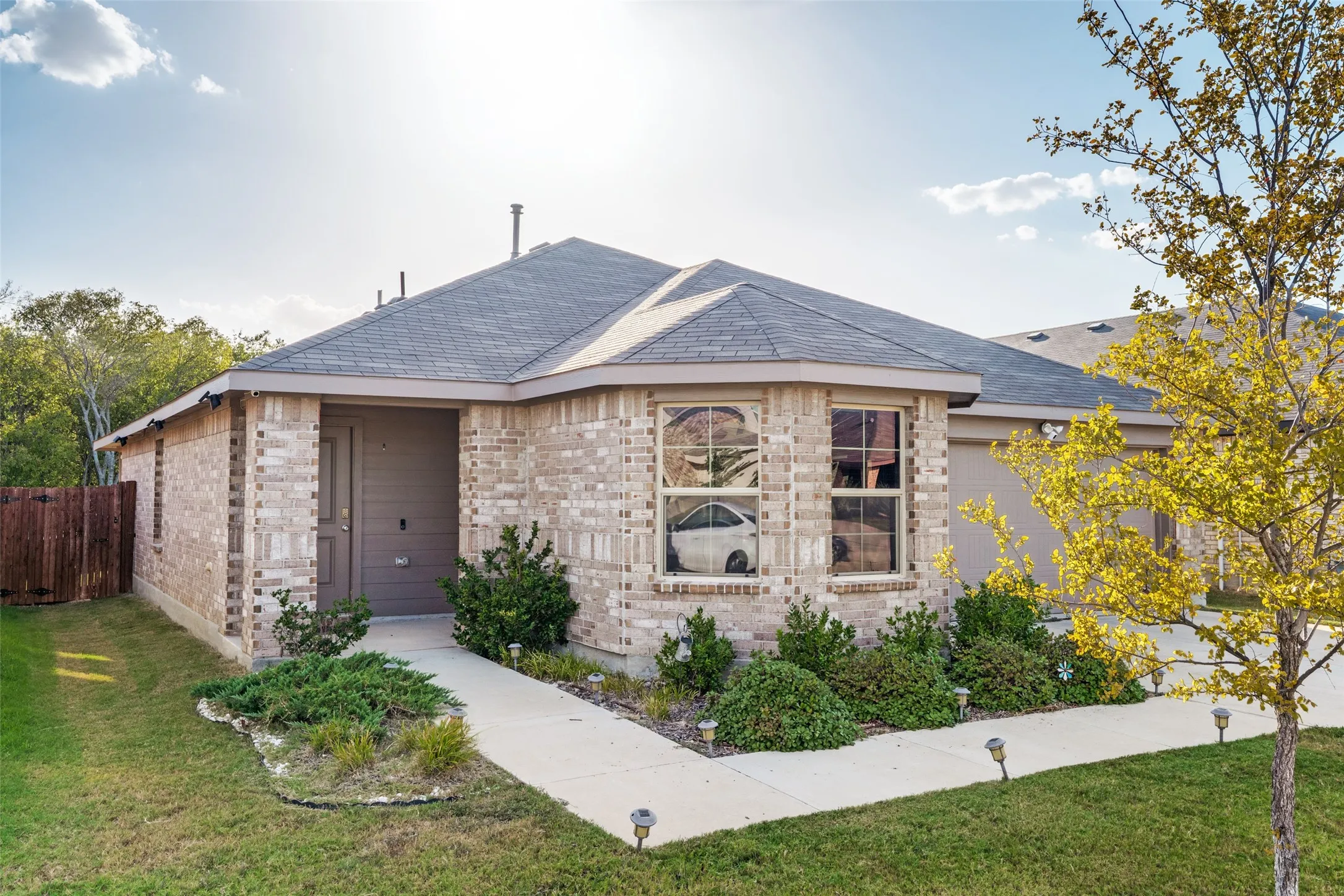 Single Family Residence For Sale in Denton County , 16537 White Fish Lane, Justin, Texas 76247, 3 Bedroom, 2 Bathroom, 2 Garage spaces, 1,536 Sqft, built in 2022, mls#21385507, Real Estate Agent in Justin, Homes For Sale in Denton county, Homes For Sale in Justin, Realtor in Justin Texas, Real Estate Brokerage Independent Realty Texas, Luminita Cordes Realtor