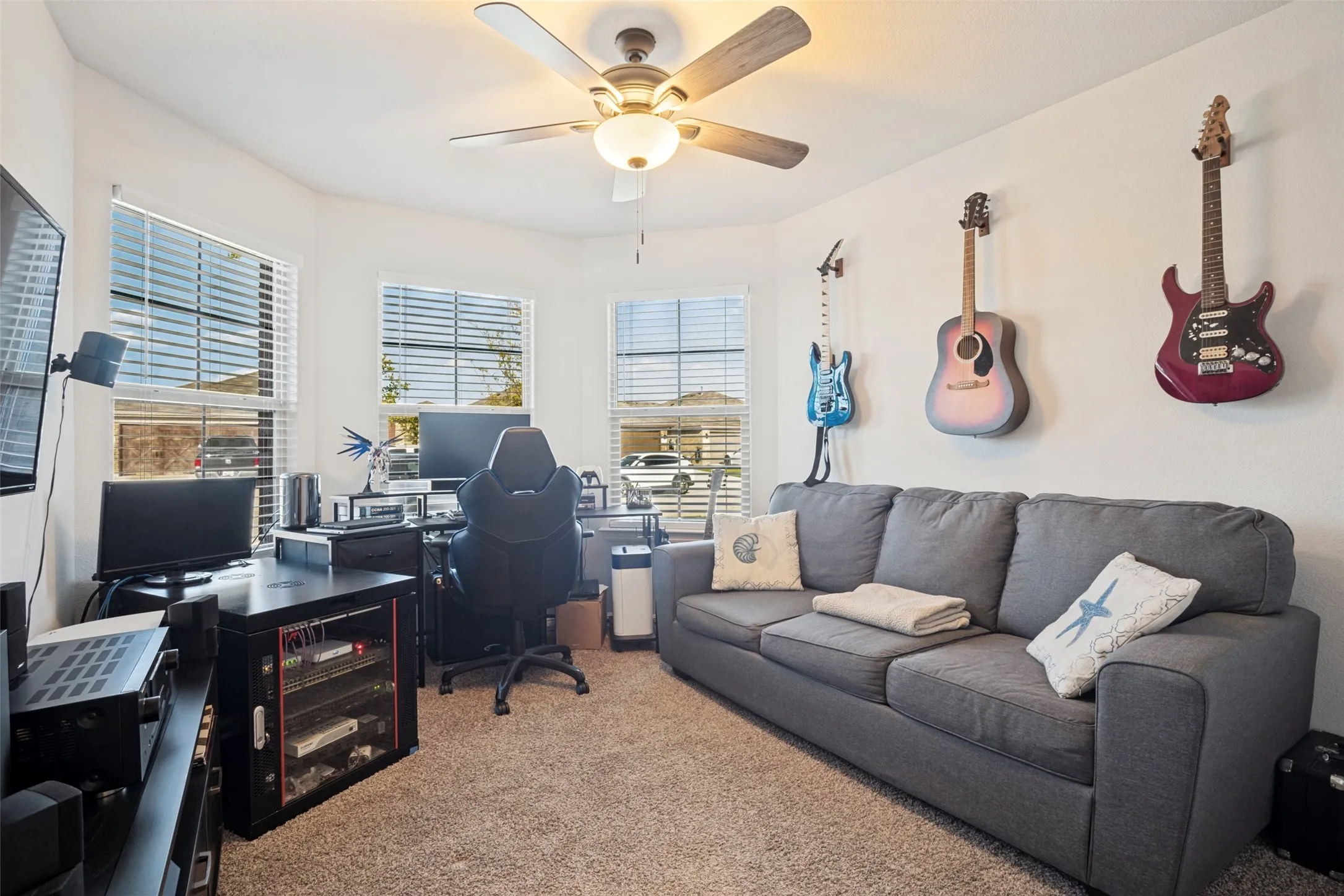 Single Family Residence For Sale in Denton County , 16537 White Fish Lane, Justin, Texas 76247, 3 Bedroom, 2 Bathroom, 2 Garage spaces, 1,536 Sqft, built in 2022, mls#21385507, Real Estate Agent in Justin, Homes For Sale in Denton county, Homes For Sale in Justin, Realtor in Justin Texas, Real Estate Brokerage Independent Realty Texas, Luminita Cordes Realtor