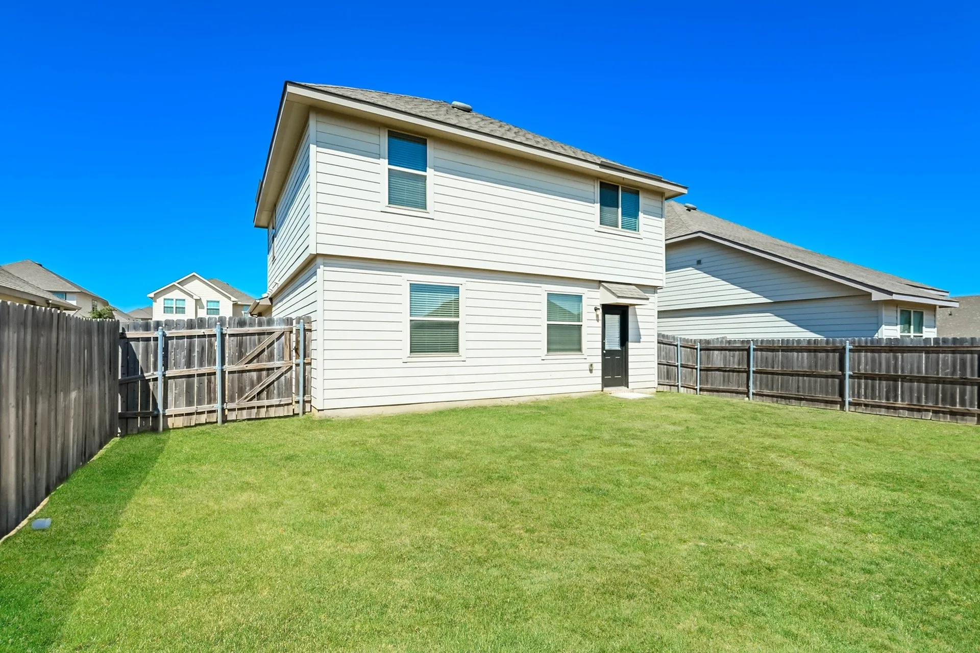 Single Family Residence For Rent in Tarrant County , 8305 Camellia Tree Court, Fort Worth, Texas 76123, 4 Bedroom, 3 Bathroom, 2 Garage spaces, 1,751 Sqft, built in 2021, mls#21388184, Real Estate Agent in Fort Worth, Homes For Rent in Tarrant county, Homes For Rent in Fort Worth, Realtor in Fort Worth Texas, Real Estate Brokerage Independent Realty Texas, Luminita Cordes Realtor