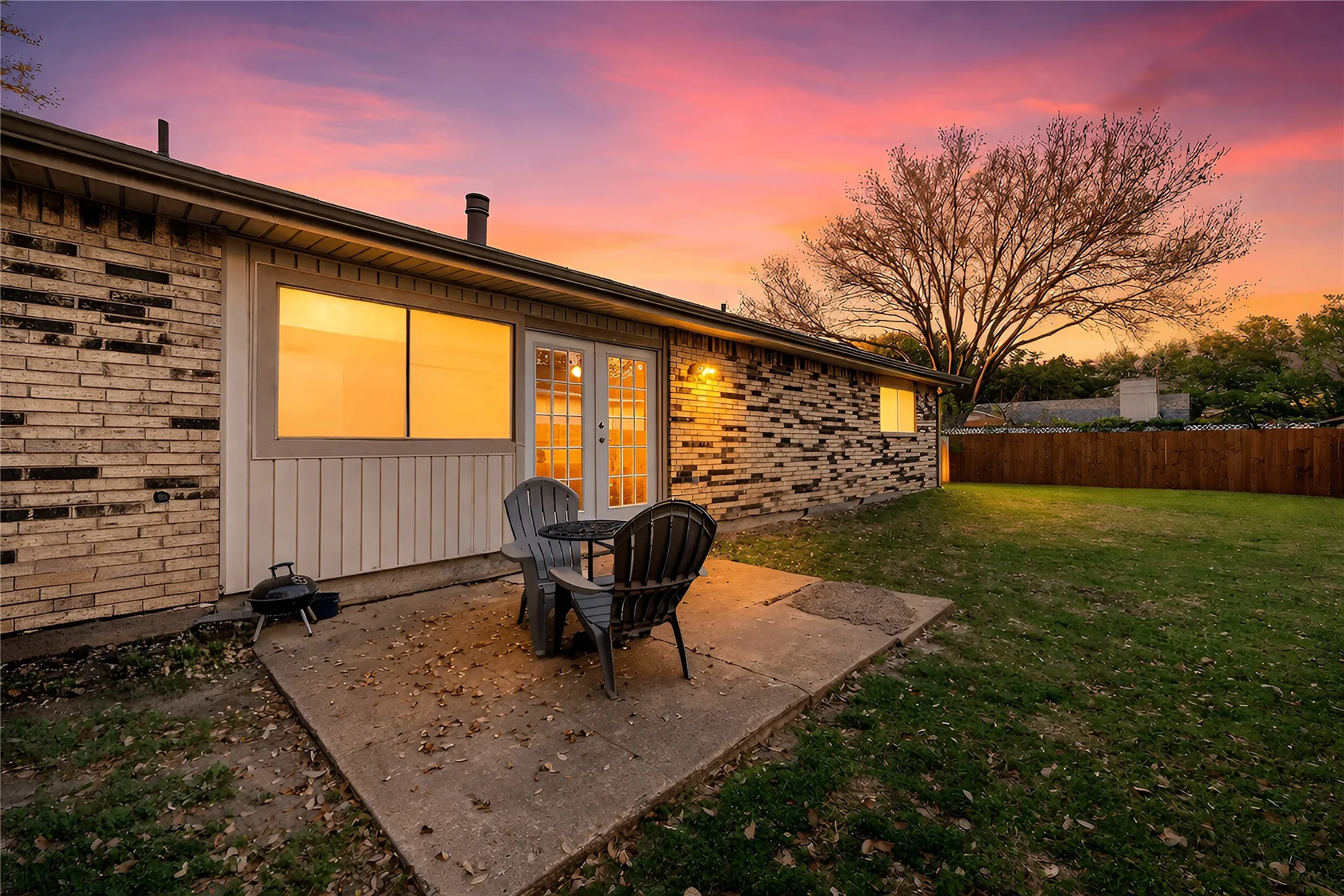 Single Family Residence For Rent in Denton County , 5005 Overton Circle, The Colony, Texas 75056, 4 Bedroom, 2 Bathroom, 2 Garage spaces, 1,699 Sqft, built in 1976, mls#21380898, Real Estate Agent in The Colony, Homes For Rent in Denton county, Homes For Rent in The Colony, Realtor in The Colony Texas, Real Estate Brokerage Independent Realty Texas, Luminita Cordes Realtor