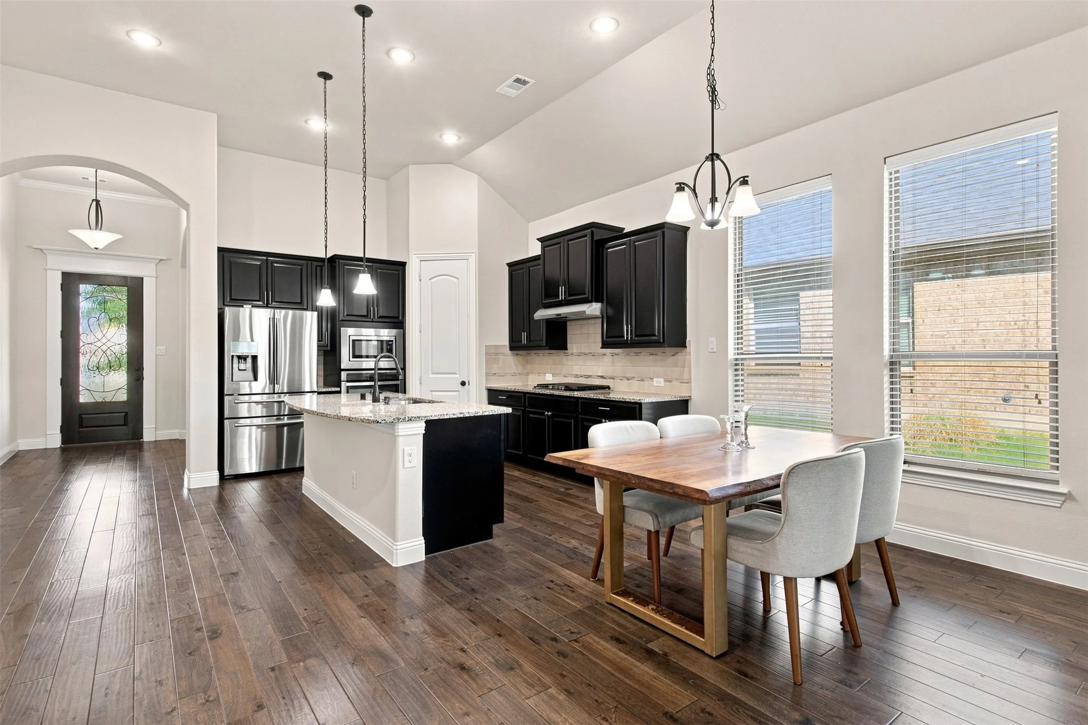 Single Family Residence For Rent in Collin County , 118 Lavender Lane, Wylie, Texas 75098, 4 Bedroom, 3 Bathroom, 2 Garage spaces, 2,811 Sqft, built in 2017, mls#21388183, Real Estate Agent in Wylie, Homes For Rent in Collin county, Homes For Rent in Wylie, Realtor in Wylie Texas, Real Estate Brokerage Independent Realty Texas, Luminita Cordes Realtor