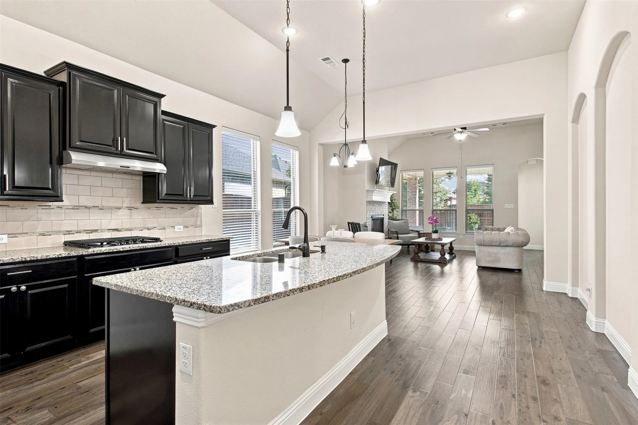 Single Family Residence For Rent in Collin County , 118 Lavender Lane, Wylie, Texas 75098, 4 Bedroom, 3 Bathroom, 2 Garage spaces, 2,811 Sqft, built in 2017, mls#21388183, Real Estate Agent in Wylie, Homes For Rent in Collin county, Homes For Rent in Wylie, Realtor in Wylie Texas, Real Estate Brokerage Independent Realty Texas, Luminita Cordes Realtor