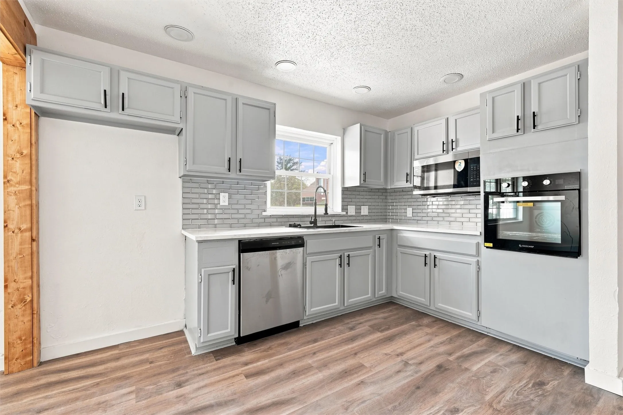 Single Family Residence For Sale in Limestone County , 1302 N Bailey Street, Mexia, Texas 76667, 4 Bedroom, 3 Bathroom, Garage spaces, 3,263 Sqft, built in 1979, mls#21388141, Real Estate Agent in Mexia, Homes For Sale in Limestone county, Homes For Sale in Mexia, Realtor in Mexia Texas, Real Estate Brokerage Independent Realty Texas, Luminita Cordes Realtor