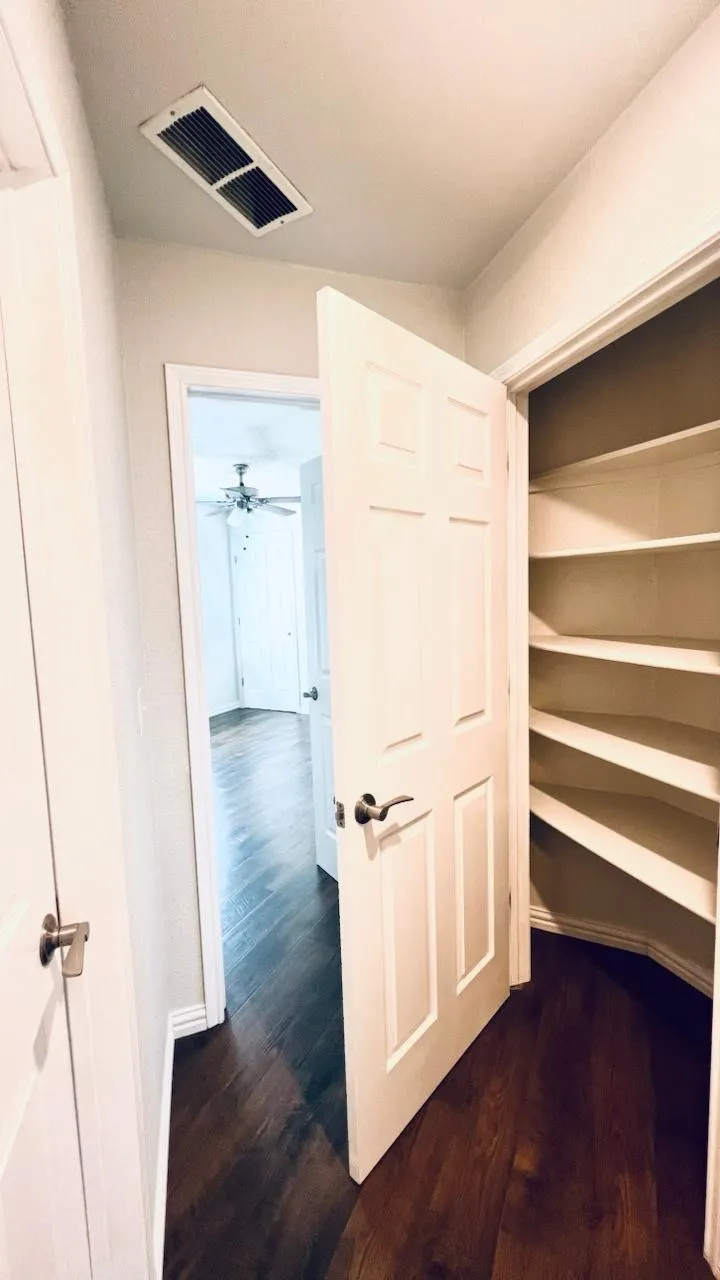 Single Family Residence For Rent in Collin County , 2506 Deer Run Court, Melissa, Texas 75454, 4 Bedroom, 2 Bathroom, 2 Garage spaces, 1,872 Sqft, built in 2004, mls#21386980, Real Estate Agent in Melissa, Homes For Rent in Collin county, Homes For Rent in Melissa, Realtor in Melissa Texas, Real Estate Brokerage Independent Realty Texas, Luminita Cordes Realtor