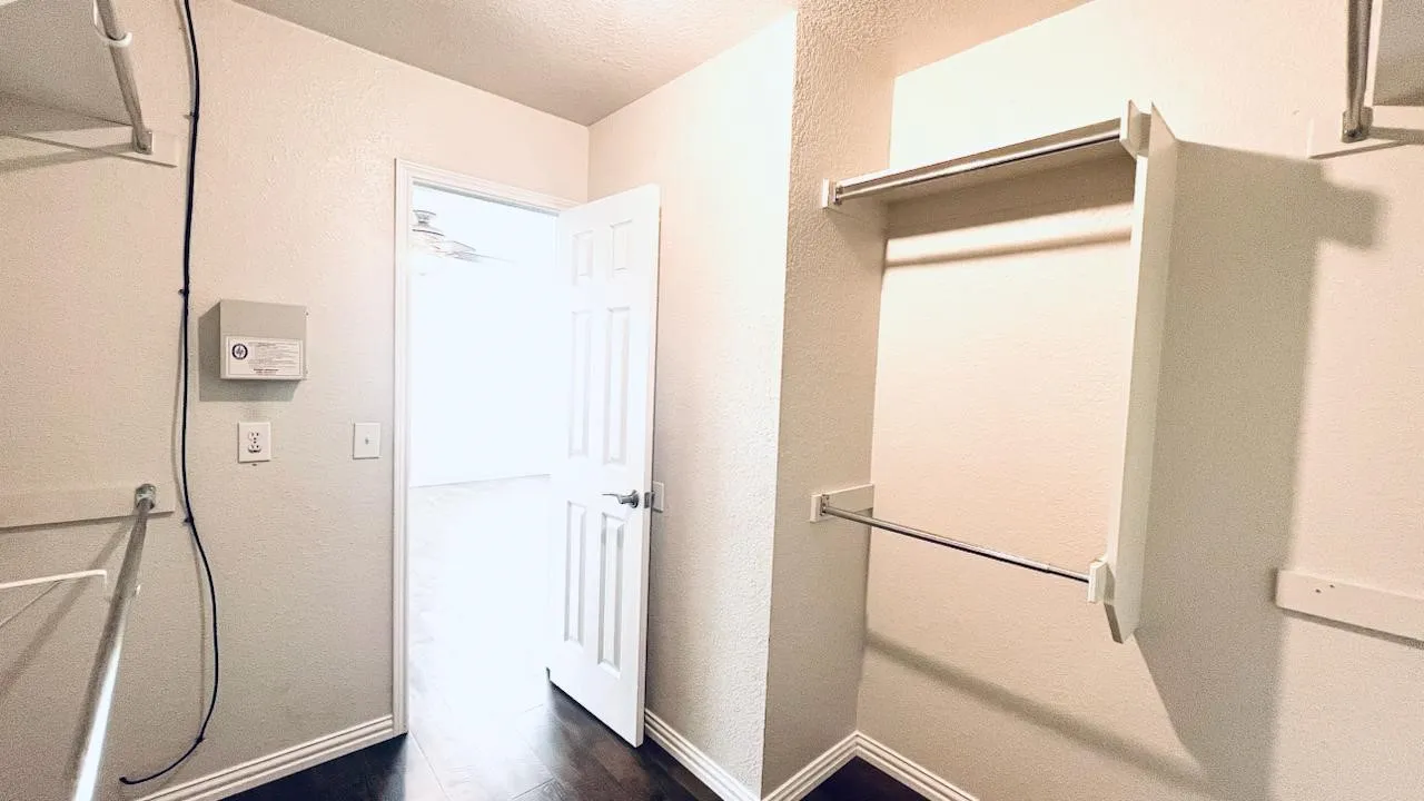 Single Family Residence For Rent in Collin County , 2506 Deer Run Court, Melissa, Texas 75454, 4 Bedroom, 2 Bathroom, 2 Garage spaces, 1,872 Sqft, built in 2004, mls#21386980, Real Estate Agent in Melissa, Homes For Rent in Collin county, Homes For Rent in Melissa, Realtor in Melissa Texas, Real Estate Brokerage Independent Realty Texas, Luminita Cordes Realtor