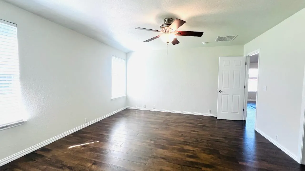 Single Family Residence For Rent in Collin County , 2506 Deer Run Court, Melissa, Texas 75454, 4 Bedroom, 2 Bathroom, 2 Garage spaces, 1,872 Sqft, built in 2004, mls#21386980, Real Estate Agent in Melissa, Homes For Rent in Collin county, Homes For Rent in Melissa, Realtor in Melissa Texas, Real Estate Brokerage Independent Realty Texas, Luminita Cordes Realtor