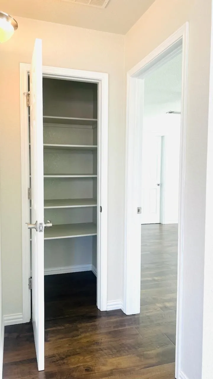 Single Family Residence For Rent in Collin County , 2506 Deer Run Court, Melissa, Texas 75454, 4 Bedroom, 2 Bathroom, 2 Garage spaces, 1,872 Sqft, built in 2004, mls#21386980, Real Estate Agent in Melissa, Homes For Rent in Collin county, Homes For Rent in Melissa, Realtor in Melissa Texas, Real Estate Brokerage Independent Realty Texas, Luminita Cordes Realtor