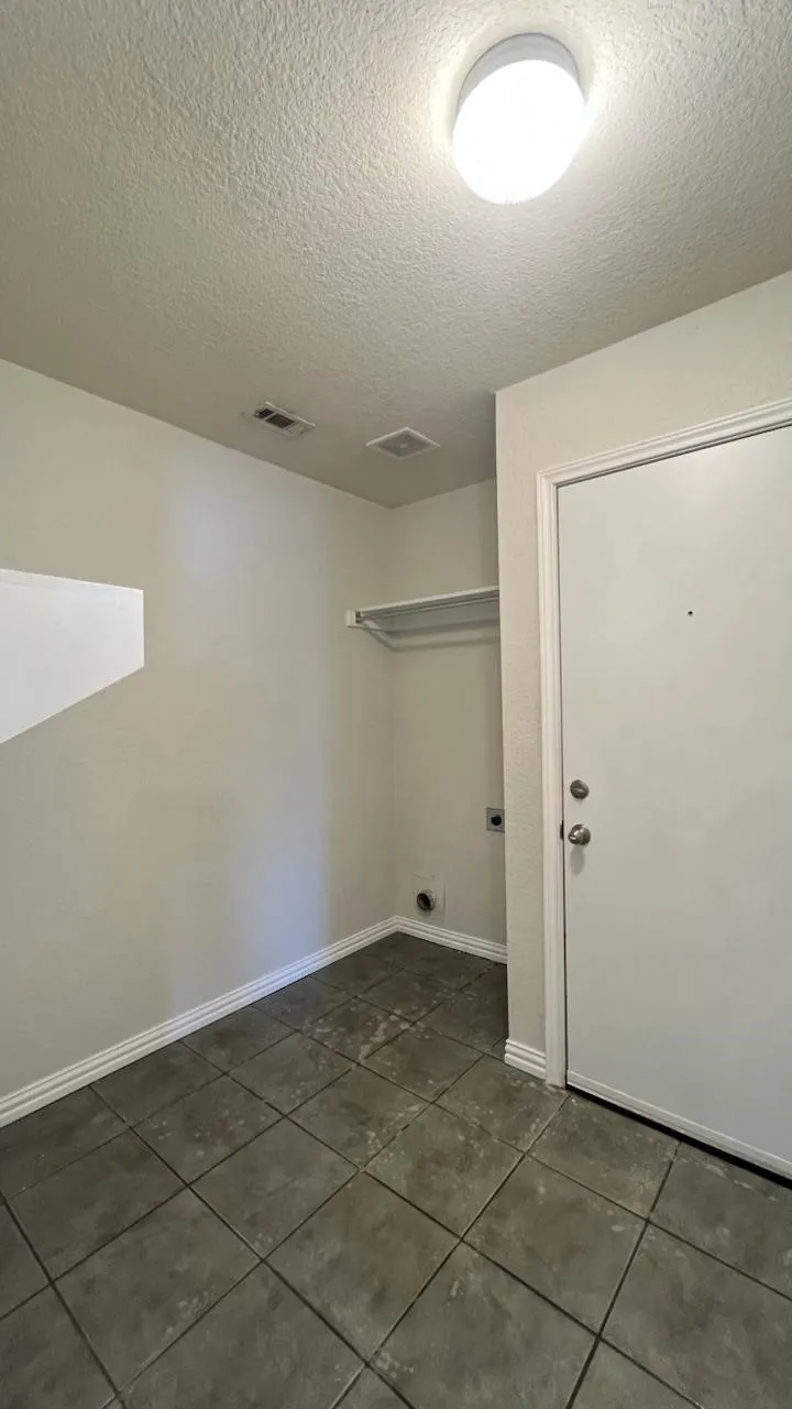 Single Family Residence For Rent in Collin County , 2506 Deer Run Court, Melissa, Texas 75454, 4 Bedroom, 2 Bathroom, 2 Garage spaces, 1,872 Sqft, built in 2004, mls#21386980, Real Estate Agent in Melissa, Homes For Rent in Collin county, Homes For Rent in Melissa, Realtor in Melissa Texas, Real Estate Brokerage Independent Realty Texas, Luminita Cordes Realtor