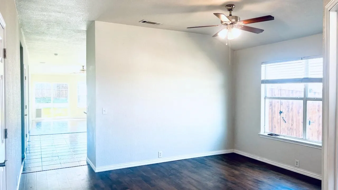 Single Family Residence For Rent in Collin County , 2506 Deer Run Court, Melissa, Texas 75454, 4 Bedroom, 2 Bathroom, 2 Garage spaces, 1,872 Sqft, built in 2004, mls#21386980, Real Estate Agent in Melissa, Homes For Rent in Collin county, Homes For Rent in Melissa, Realtor in Melissa Texas, Real Estate Brokerage Independent Realty Texas, Luminita Cordes Realtor