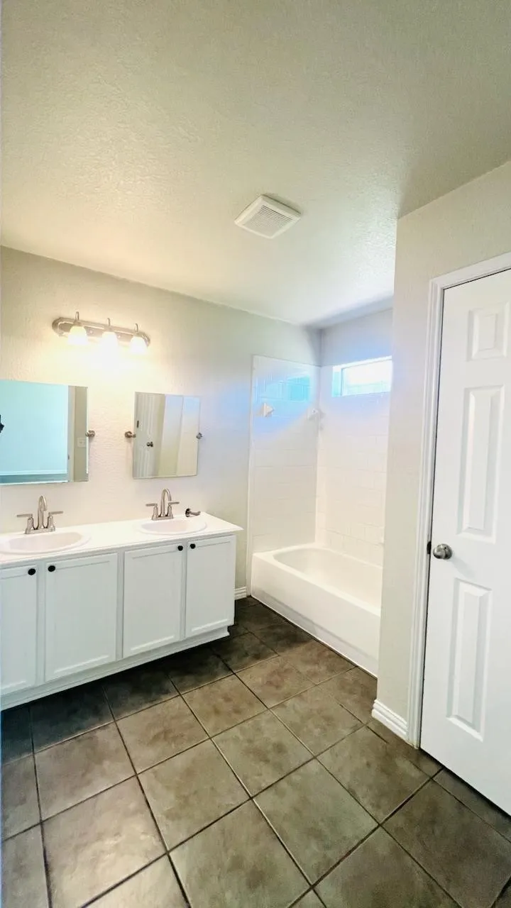Single Family Residence For Rent in Collin County , 2506 Deer Run Court, Melissa, Texas 75454, 4 Bedroom, 2 Bathroom, 2 Garage spaces, 1,872 Sqft, built in 2004, mls#21386980, Real Estate Agent in Melissa, Homes For Rent in Collin county, Homes For Rent in Melissa, Realtor in Melissa Texas, Real Estate Brokerage Independent Realty Texas, Luminita Cordes Realtor