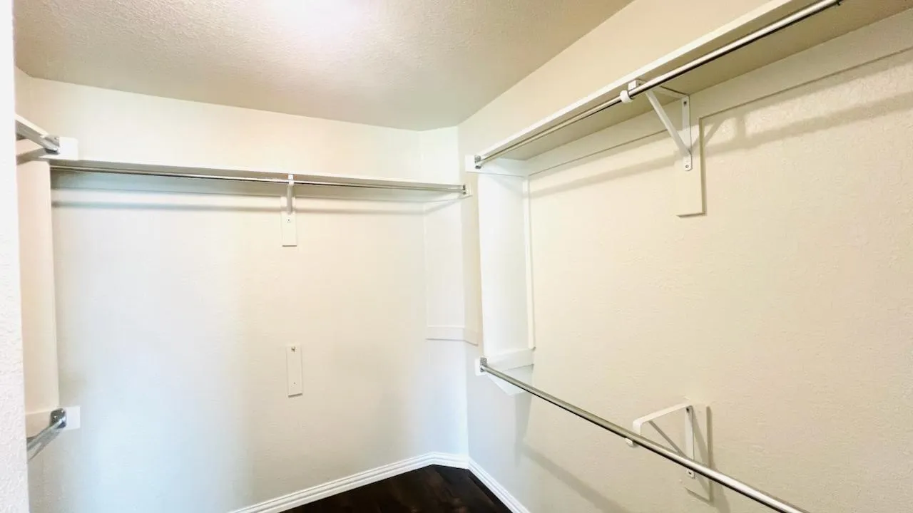 Single Family Residence For Rent in Collin County , 2506 Deer Run Court, Melissa, Texas 75454, 4 Bedroom, 2 Bathroom, 2 Garage spaces, 1,872 Sqft, built in 2004, mls#21386980, Real Estate Agent in Melissa, Homes For Rent in Collin county, Homes For Rent in Melissa, Realtor in Melissa Texas, Real Estate Brokerage Independent Realty Texas, Luminita Cordes Realtor