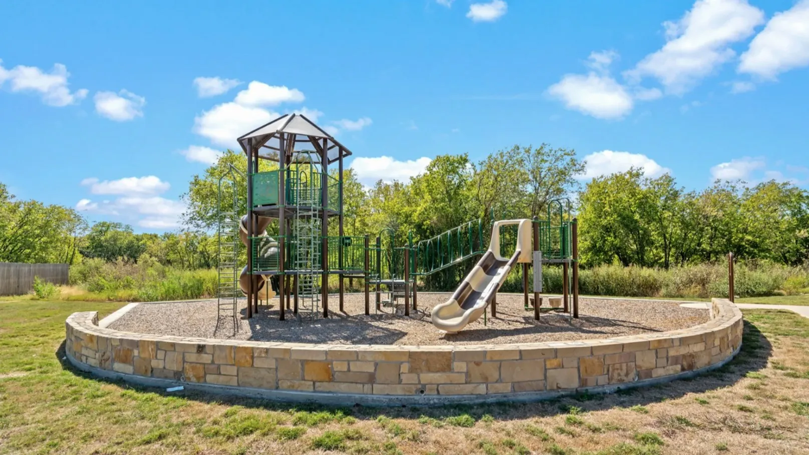 Single Family Residence For Rent in Tarrant County , 8348 Yaupon Holly Trail, Fort Worth, Texas 76123, 4 Bedroom, 3 Bathroom, 2 Garage spaces, 1,751 Sqft, built in 2021, mls#21388193, Real Estate Agent in Fort Worth, Homes For Rent in Tarrant county, Homes For Rent in Fort Worth, Realtor in Fort Worth Texas, Real Estate Brokerage Independent Realty Texas, Luminita Cordes Realtor