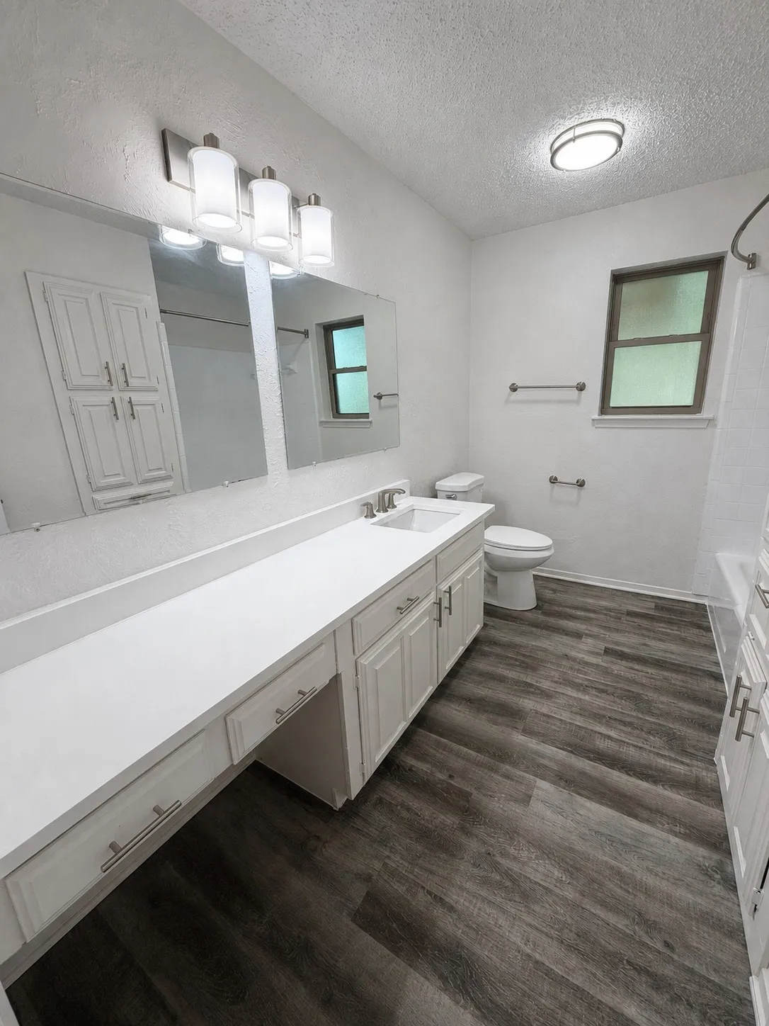 Single Family Residence For Rent in Tarrant County , 5309 Holly Trail, Arlington, Texas 76016, 3 Bedroom, 2 Bathroom, 2 Garage spaces, 1,675 Sqft, built in 1974, mls#21388197, Real Estate Agent in Arlington, Homes For Rent in Tarrant county, Homes For Rent in Arlington, Realtor in Arlington Texas, Real Estate Brokerage Independent Realty Texas, Luminita Cordes Realtor