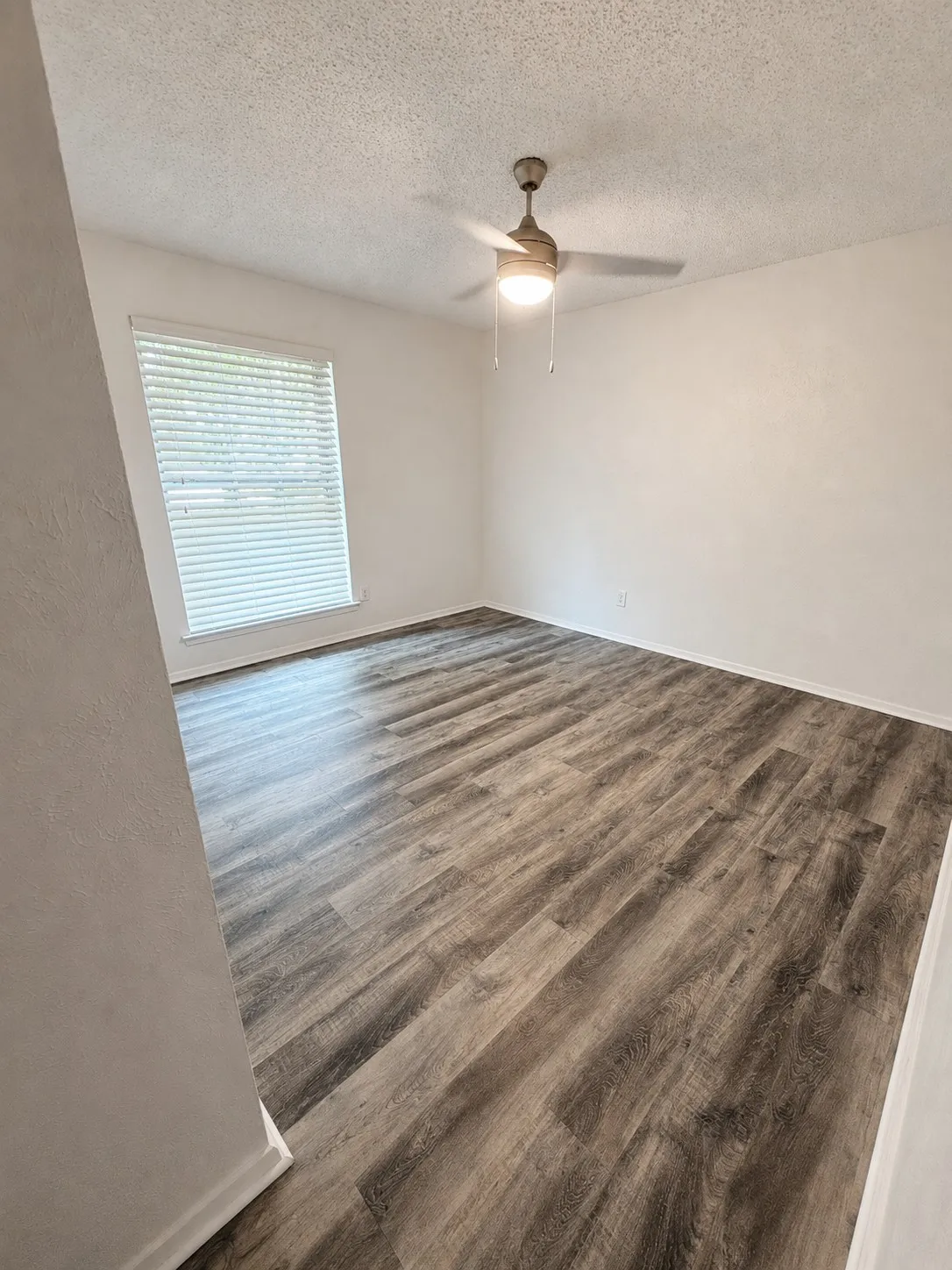 Single Family Residence For Rent in Tarrant County , 5309 Holly Trail, Arlington, Texas 76016, 3 Bedroom, 2 Bathroom, 2 Garage spaces, 1,675 Sqft, built in 1974, mls#21388197, Real Estate Agent in Arlington, Homes For Rent in Tarrant county, Homes For Rent in Arlington, Realtor in Arlington Texas, Real Estate Brokerage Independent Realty Texas, Luminita Cordes Realtor