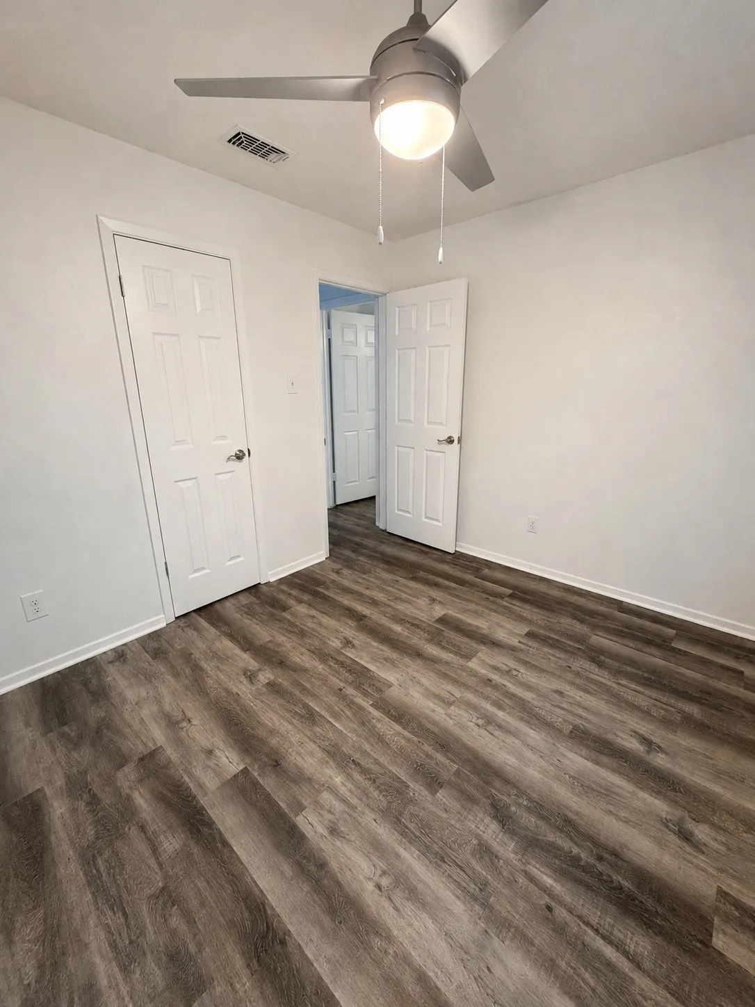 Single Family Residence For Rent in Tarrant County , 5309 Holly Trail, Arlington, Texas 76016, 3 Bedroom, 2 Bathroom, 2 Garage spaces, 1,675 Sqft, built in 1974, mls#21388197, Real Estate Agent in Arlington, Homes For Rent in Tarrant county, Homes For Rent in Arlington, Realtor in Arlington Texas, Real Estate Brokerage Independent Realty Texas, Luminita Cordes Realtor