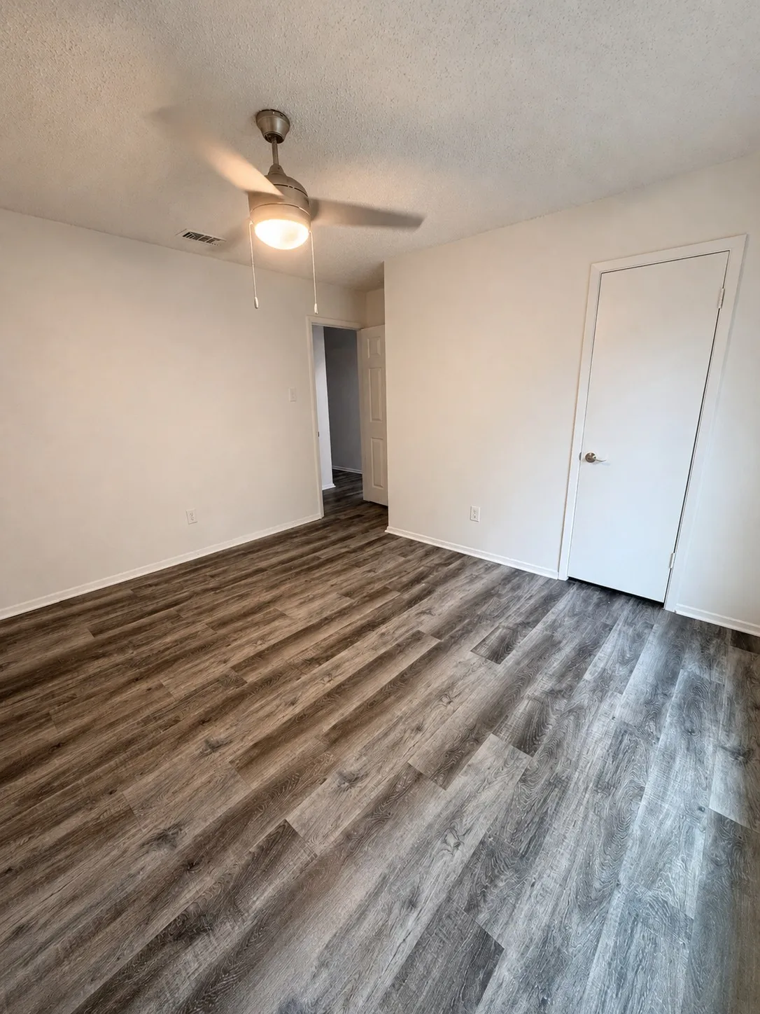 Single Family Residence For Rent in Tarrant County , 5309 Holly Trail, Arlington, Texas 76016, 3 Bedroom, 2 Bathroom, 2 Garage spaces, 1,675 Sqft, built in 1974, mls#21388197, Real Estate Agent in Arlington, Homes For Rent in Tarrant county, Homes For Rent in Arlington, Realtor in Arlington Texas, Real Estate Brokerage Independent Realty Texas, Luminita Cordes Realtor