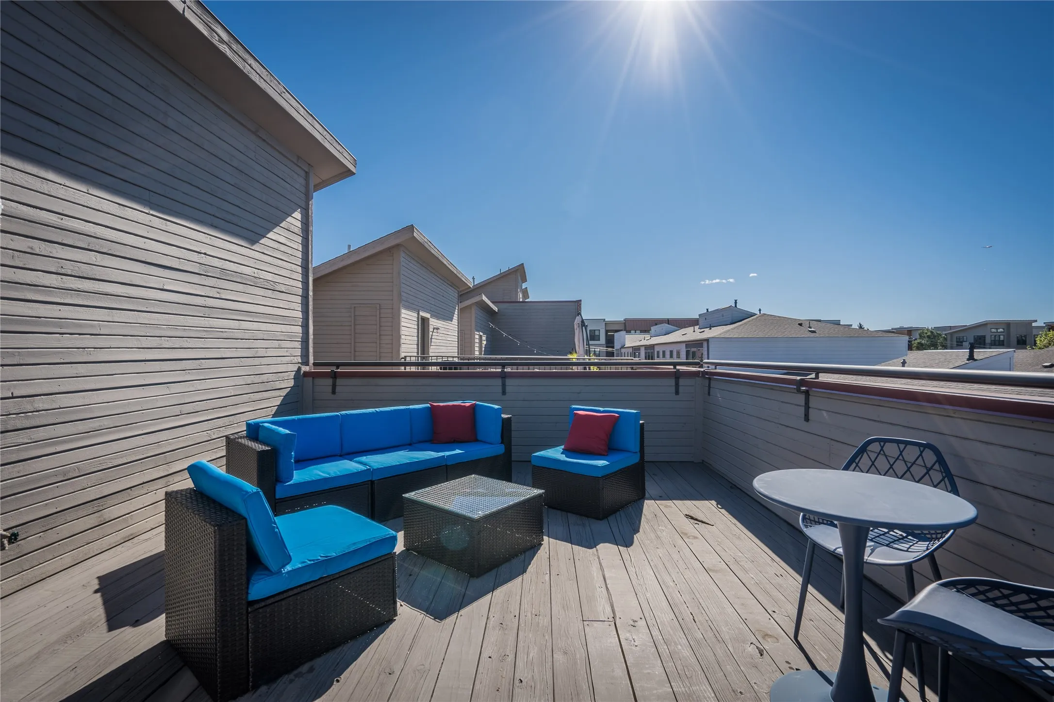 Townhouse For Rent in Dallas County , 5017 Manett Street 106, Dallas, Texas 75206, 2 Bedroom, 3 Bathroom, 2 Garage spaces, 1,950 Sqft, built in 2008, mls#20968165, Real Estate Agent in Dallas, Homes For Rent in Dallas county, Homes For Rent in Dallas, Realtor in Dallas Texas, Real Estate Brokerage Independent Realty Texas, Luminita Cordes Realtor