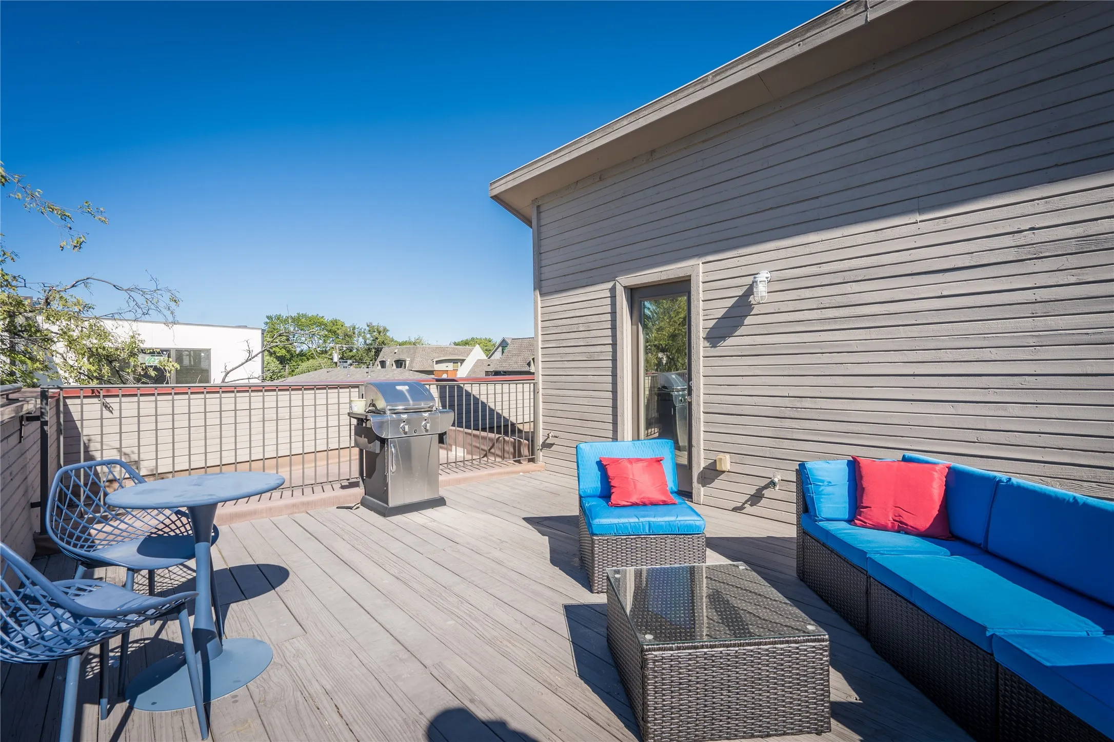 Townhouse For Rent in Dallas County , 5017 Manett Street 106, Dallas, Texas 75206, 2 Bedroom, 3 Bathroom, 2 Garage spaces, 1,950 Sqft, built in 2008, mls#20968165, Real Estate Agent in Dallas, Homes For Rent in Dallas county, Homes For Rent in Dallas, Realtor in Dallas Texas, Real Estate Brokerage Independent Realty Texas, Luminita Cordes Realtor