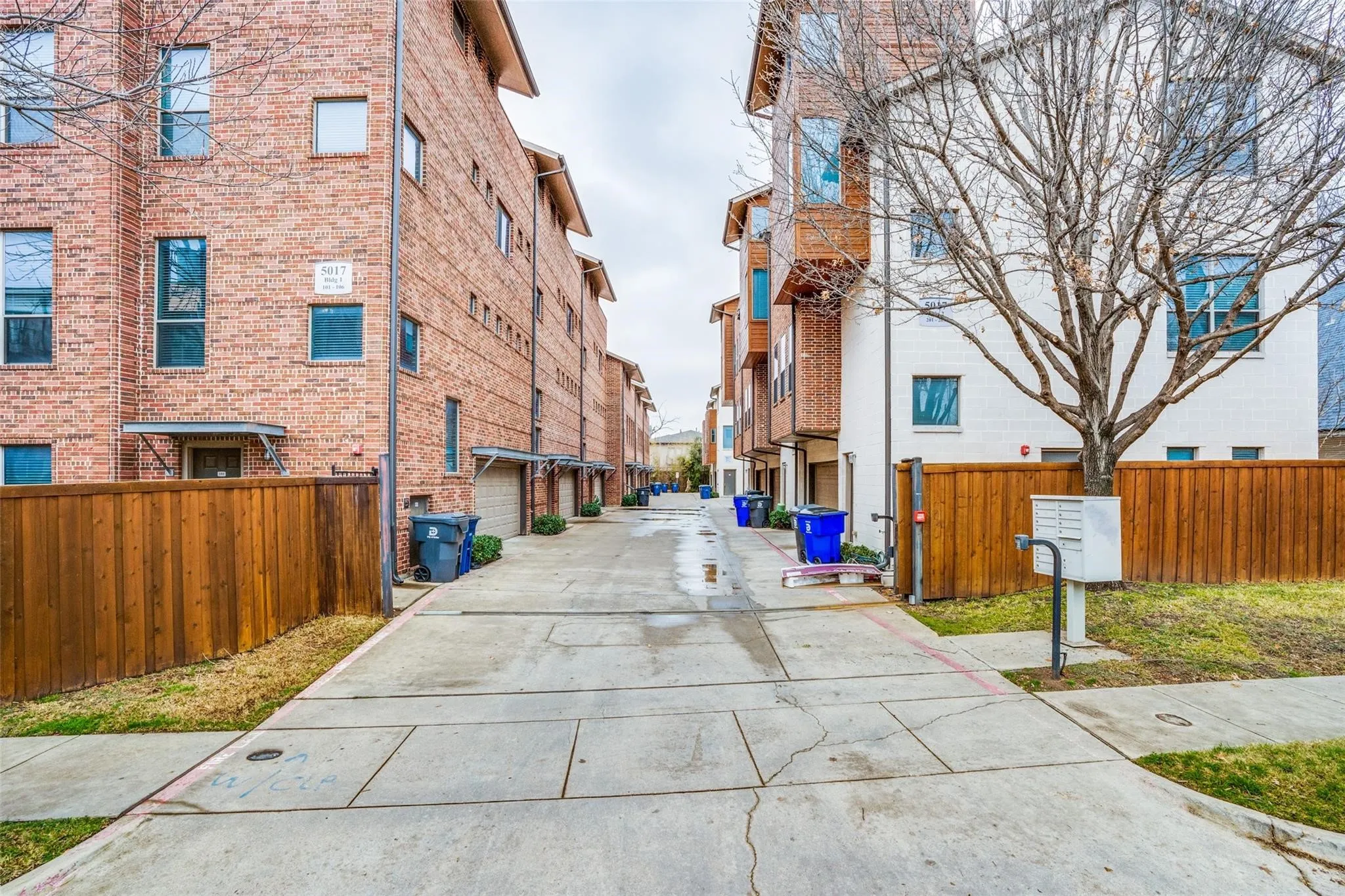Townhouse For Rent in Dallas County , 5017 Manett Street 106, Dallas, Texas 75206, 2 Bedroom, 3 Bathroom, 2 Garage spaces, 1,950 Sqft, built in 2008, mls#20968165, Real Estate Agent in Dallas, Homes For Rent in Dallas county, Homes For Rent in Dallas, Realtor in Dallas Texas, Real Estate Brokerage Independent Realty Texas, Luminita Cordes Realtor