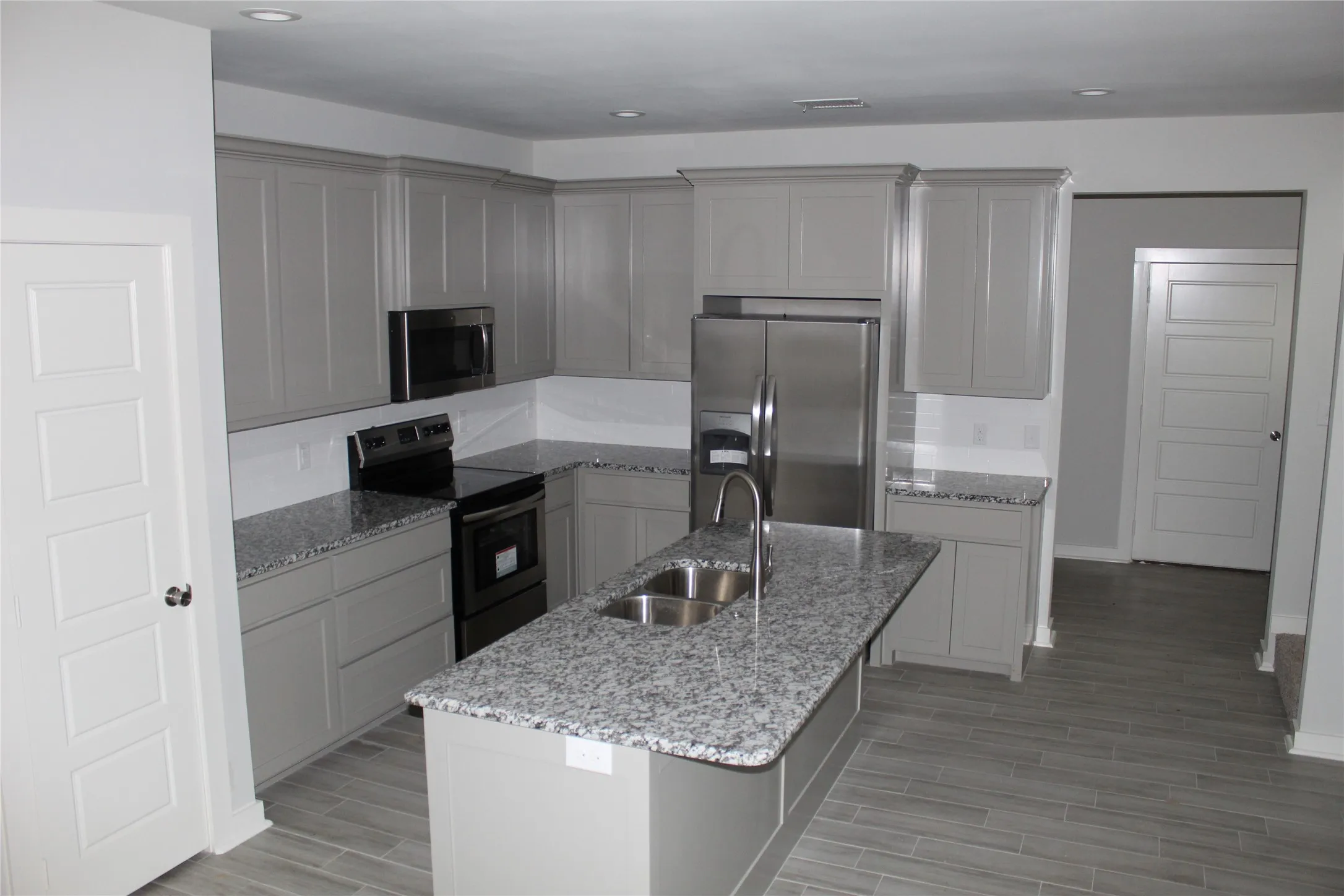 Duplex For Rent in Denton County , 810 Dover, Pilot Point, Texas 76258, 3 Bedroom, 3 Bathroom, 2 Garage spaces, 1,877 Sqft, built in 2019, mls#21388201, Real Estate Agent in Pilot Point, Homes For Rent in Denton county, Homes For Rent in Pilot Point, Realtor in Pilot Point Texas, Real Estate Brokerage Independent Realty Texas, Luminita Cordes Realtor
