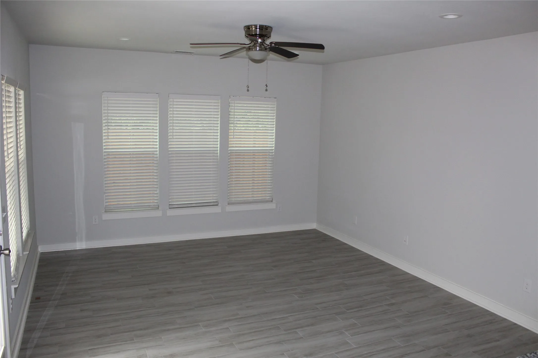 Duplex For Rent in Denton County , 810 Dover, Pilot Point, Texas 76258, 3 Bedroom, 3 Bathroom, 2 Garage spaces, 1,877 Sqft, built in 2019, mls#21388201, Real Estate Agent in Pilot Point, Homes For Rent in Denton county, Homes For Rent in Pilot Point, Realtor in Pilot Point Texas, Real Estate Brokerage Independent Realty Texas, Luminita Cordes Realtor