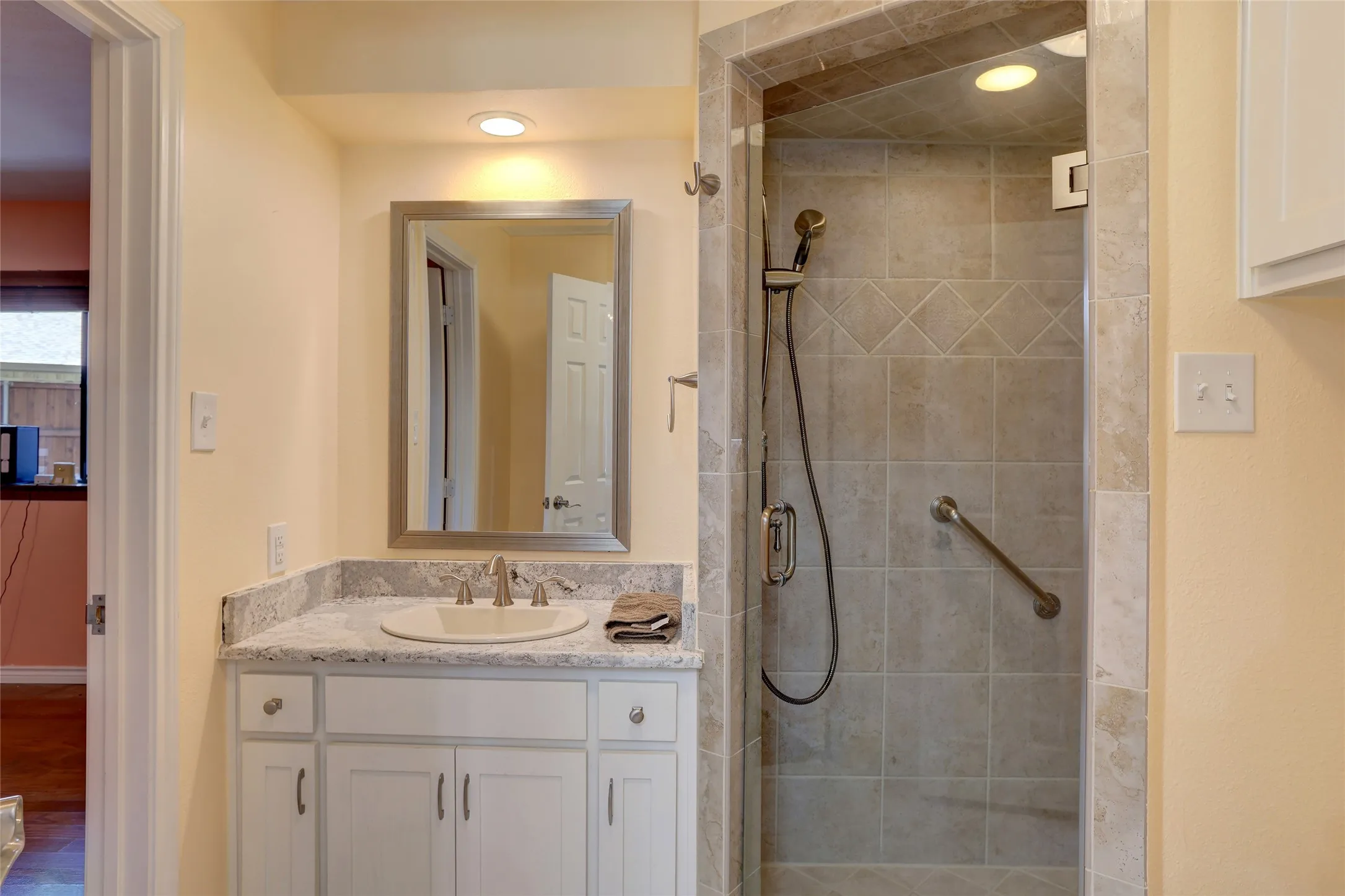 Single Family Residence For Sale in Collin County , 920 Raywood Circle, Plano, Texas 75075, 4 Bedroom, 3 Bathroom, 2 Garage spaces, 2,983 Sqft, built in 1983, mls#21388207, Real Estate Agent in Plano, Homes For Sale in Collin county, Homes For Sale in Plano, Realtor in Plano Texas, Real Estate Brokerage Independent Realty Texas, Luminita Cordes Realtor