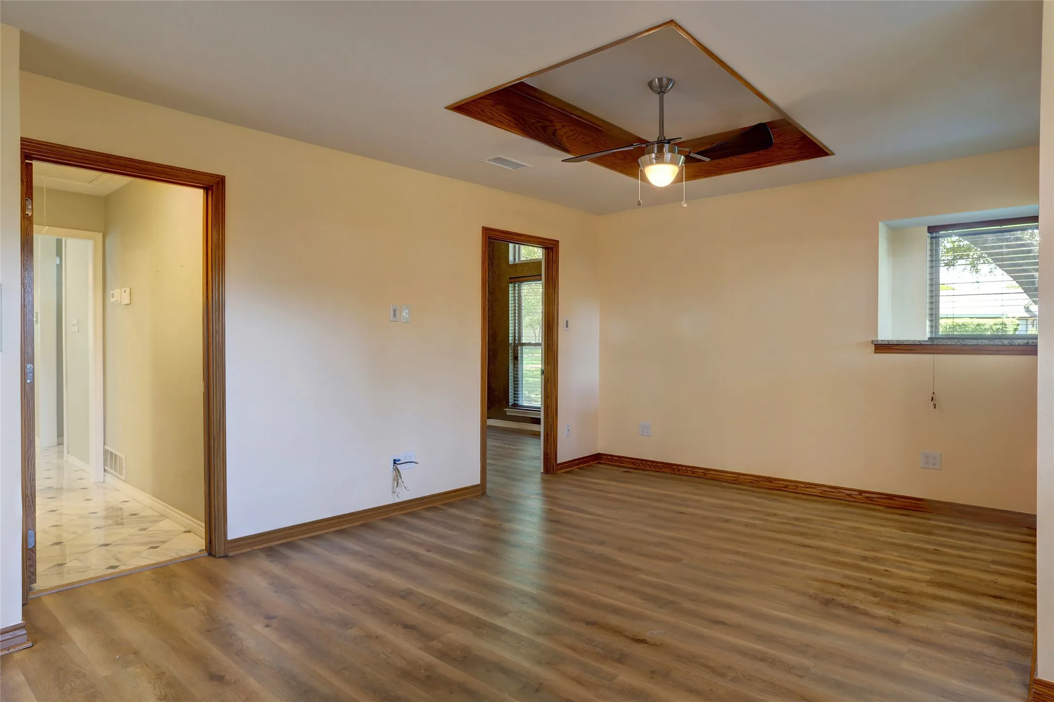 Single Family Residence For Sale in Collin County , 920 Raywood Circle, Plano, Texas 75075, 4 Bedroom, 3 Bathroom, 2 Garage spaces, 2,983 Sqft, built in 1983, mls#21388207, Real Estate Agent in Plano, Homes For Sale in Collin county, Homes For Sale in Plano, Realtor in Plano Texas, Real Estate Brokerage Independent Realty Texas, Luminita Cordes Realtor