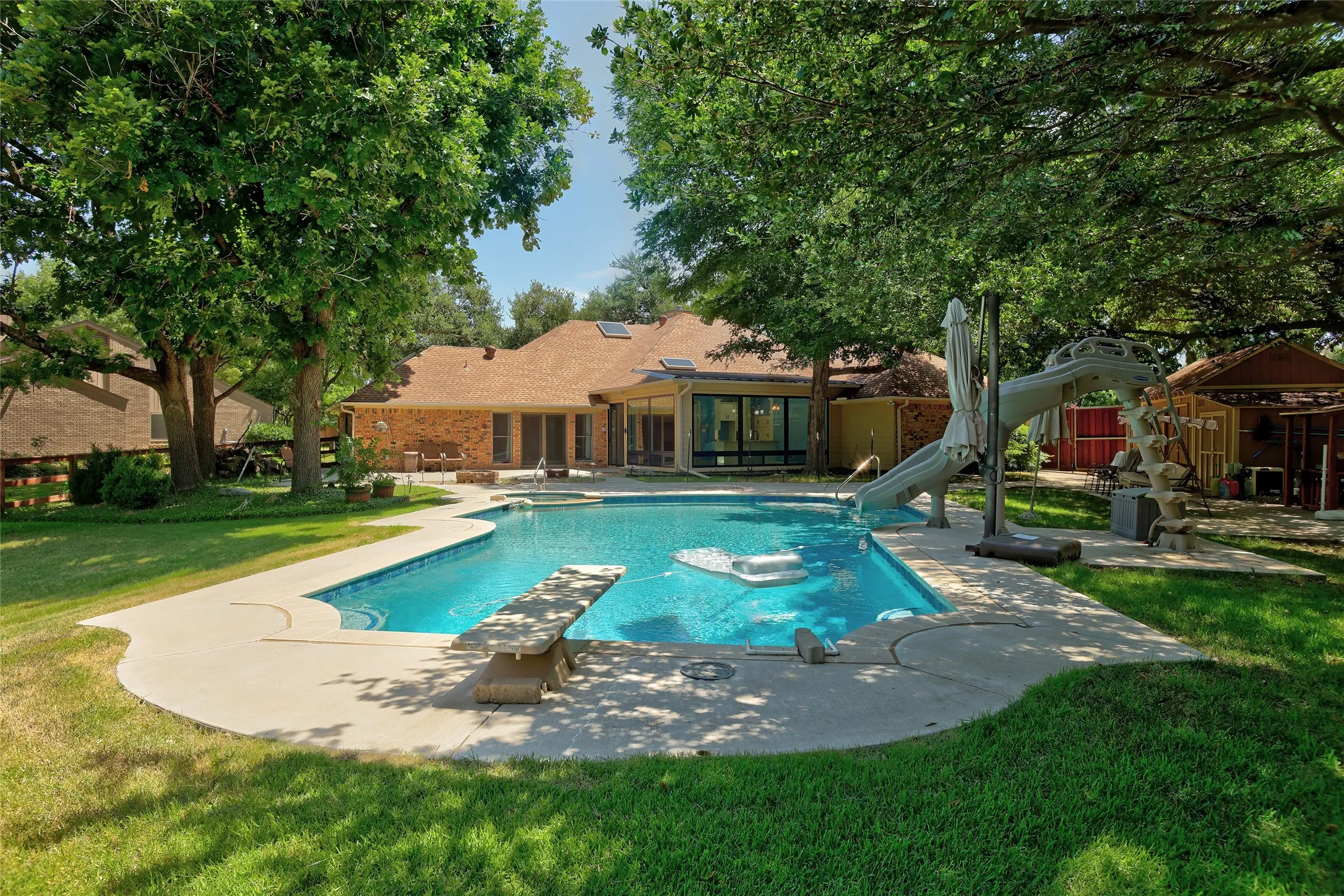 Single Family Residence For Sale in Collin County , 920 Raywood Circle, Plano, Texas 75075, 4 Bedroom, 3 Bathroom, 2 Garage spaces, 2,983 Sqft, built in 1983, mls#21388207, Real Estate Agent in Plano, Homes For Sale in Collin county, Homes For Sale in Plano, Realtor in Plano Texas, Real Estate Brokerage Independent Realty Texas, Luminita Cordes Realtor