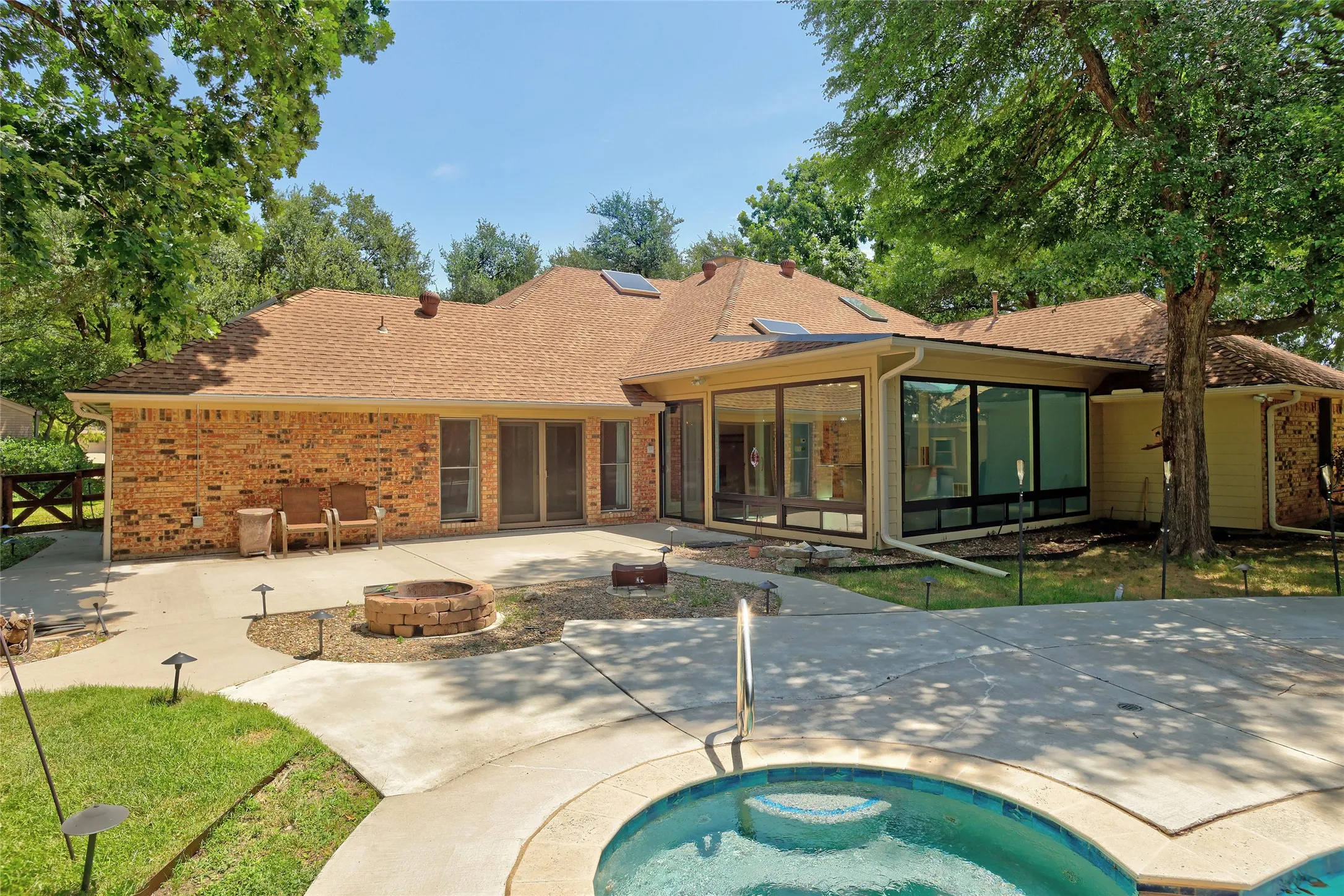 Single Family Residence For Sale in Collin County , 920 Raywood Circle, Plano, Texas 75075, 4 Bedroom, 3 Bathroom, 2 Garage spaces, 2,983 Sqft, built in 1983, mls#21388207, Real Estate Agent in Plano, Homes For Sale in Collin county, Homes For Sale in Plano, Realtor in Plano Texas, Real Estate Brokerage Independent Realty Texas, Luminita Cordes Realtor
