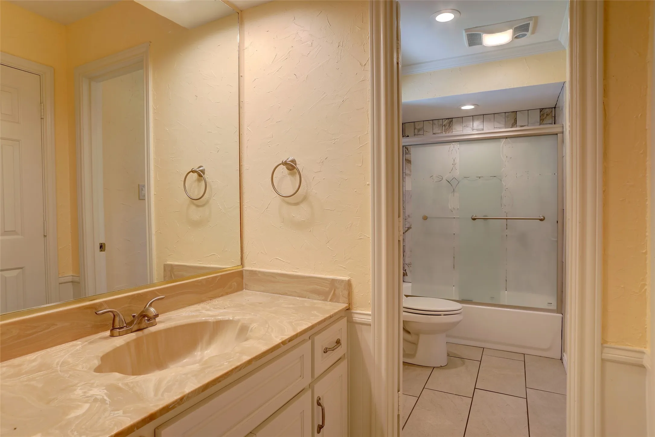 Single Family Residence For Sale in Collin County , 920 Raywood Circle, Plano, Texas 75075, 4 Bedroom, 3 Bathroom, 2 Garage spaces, 2,983 Sqft, built in 1983, mls#21388207, Real Estate Agent in Plano, Homes For Sale in Collin county, Homes For Sale in Plano, Realtor in Plano Texas, Real Estate Brokerage Independent Realty Texas, Luminita Cordes Realtor