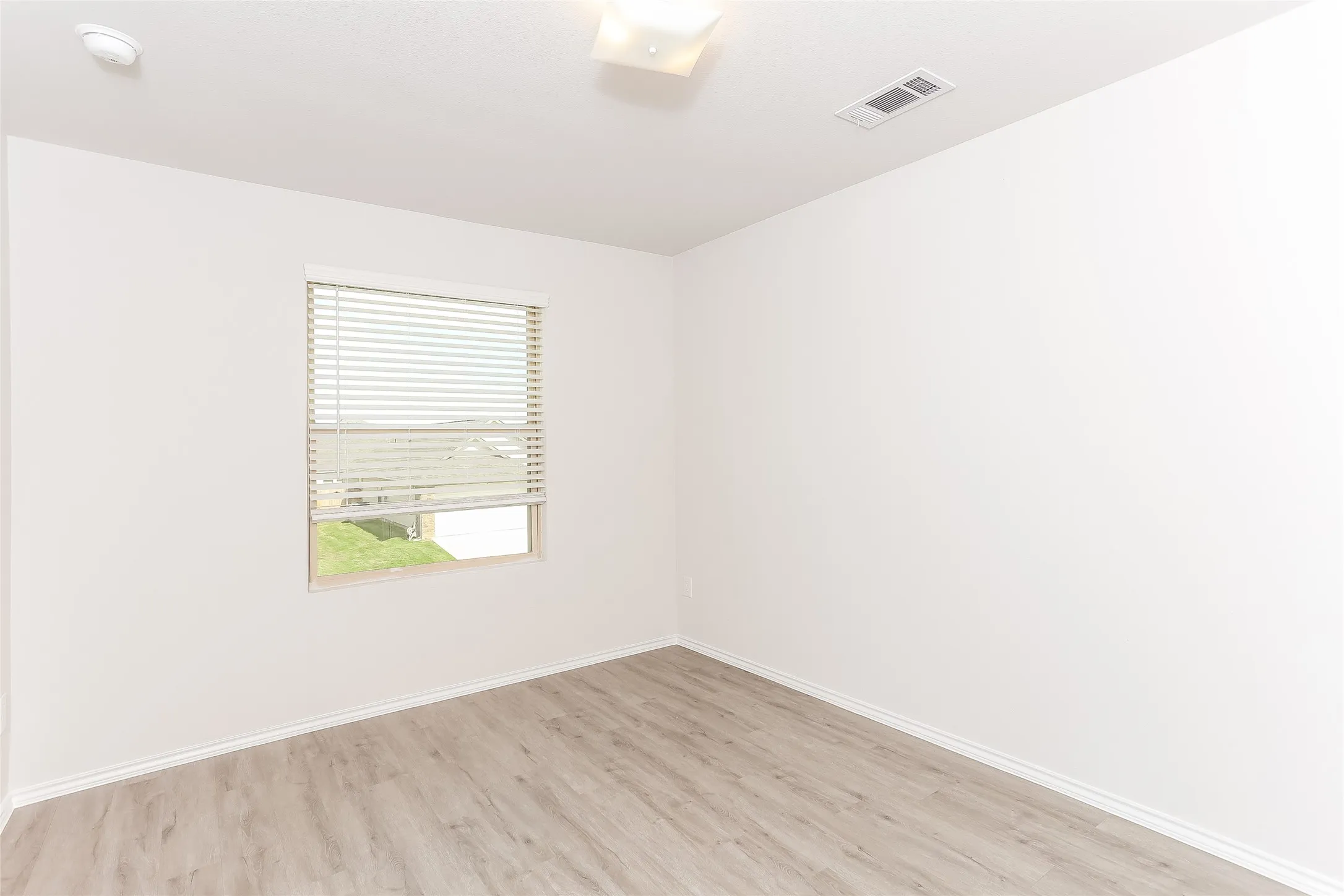 Single Family Residence For Rent in Tarrant County , 8341 Camellia Tree Court, Fort Worth, Texas 76123, 4 Bedroom, 3 Bathroom, 2 Garage spaces, 1,947 Sqft, built in 2022, mls#21388208, Real Estate Agent in Fort Worth, Homes For Rent in Tarrant county, Homes For Rent in Fort Worth, Realtor in Fort Worth Texas, Real Estate Brokerage Independent Realty Texas, Luminita Cordes Realtor