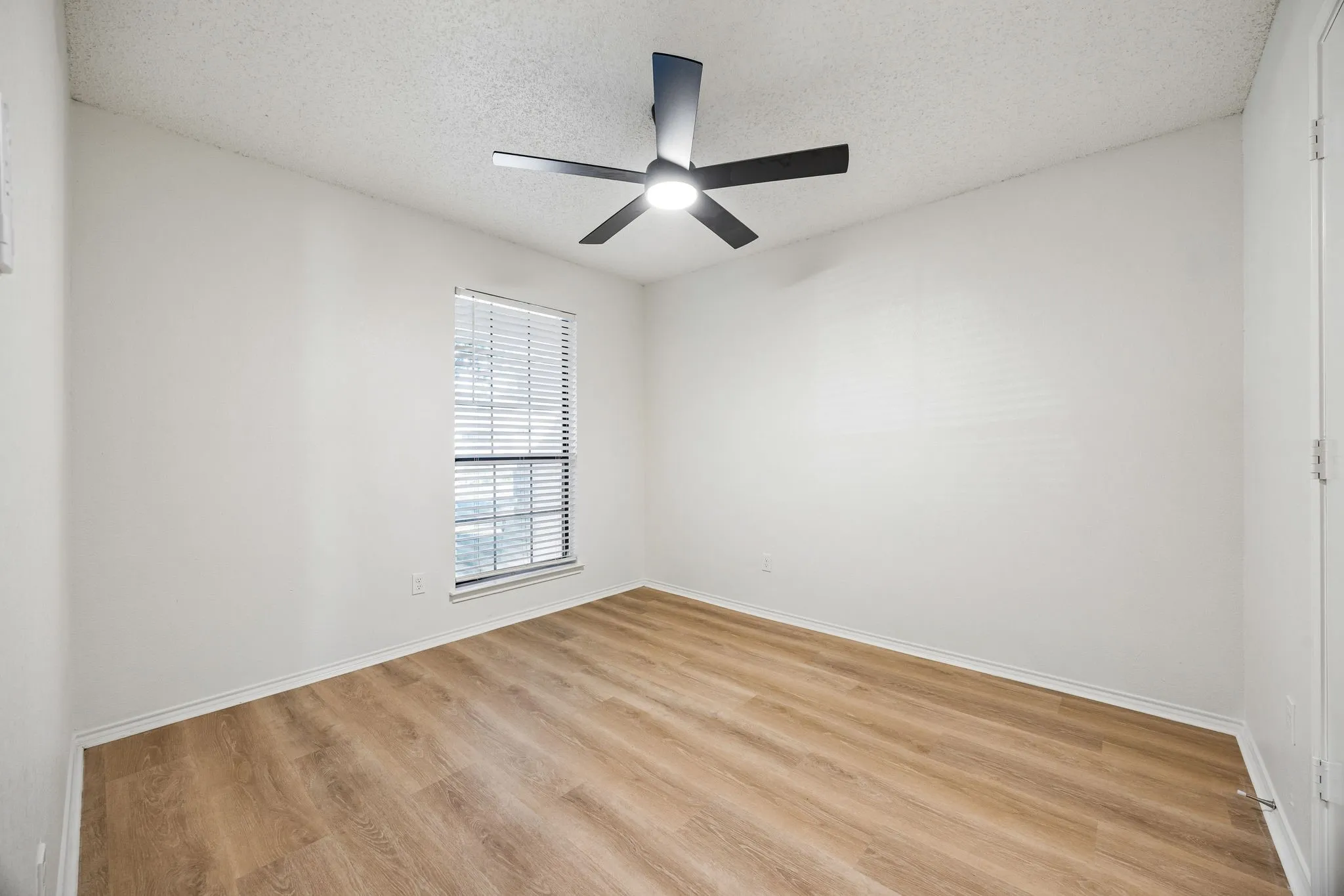 Single Family Residence For Sale in Tarrant County , 7208 Meadowbrook Drive, Watauga, Texas 76148, 3 Bedroom, 2 Bathroom, 2 Garage spaces, 1,541 Sqft, built in 1984, mls#21380698, Real Estate Agent in Watauga, Homes For Sale in Tarrant county, Homes For Sale in Watauga, Realtor in Watauga Texas, Real Estate Brokerage Independent Realty Texas, Luminita Cordes Realtor