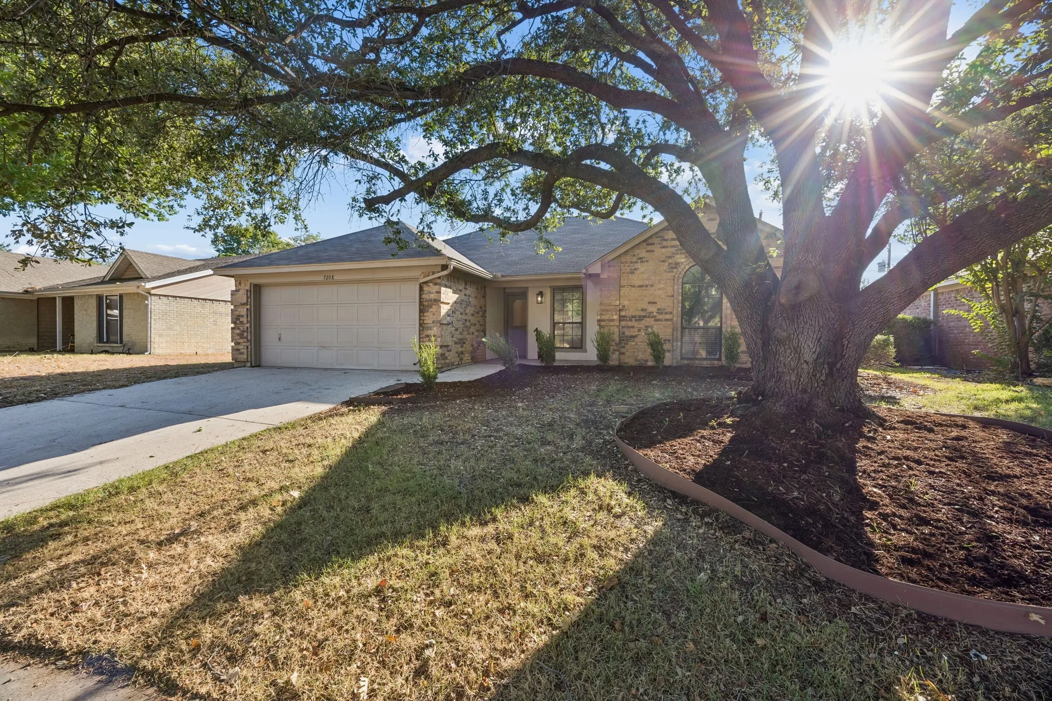 Single Family Residence For Sale in Tarrant County , 7208 Meadowbrook Drive, Watauga, Texas 76148, 3 Bedroom, 2 Bathroom, 2 Garage spaces, 1,541 Sqft, built in 1984, mls#21380698, Real Estate Agent in Watauga, Homes For Sale in Tarrant county, Homes For Sale in Watauga, Realtor in Watauga Texas, Real Estate Brokerage Independent Realty Texas, Luminita Cordes Realtor
