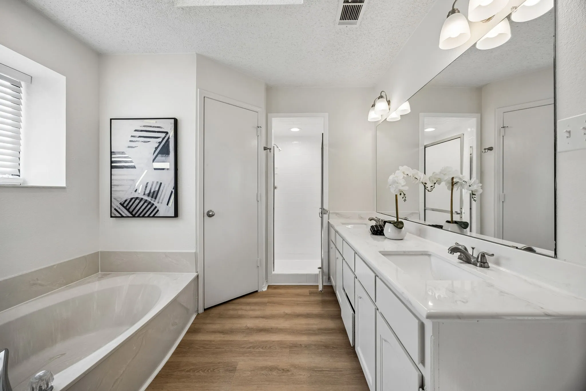 Single Family Residence For Sale in Tarrant County , 7208 Meadowbrook Drive, Watauga, Texas 76148, 3 Bedroom, 2 Bathroom, 2 Garage spaces, 1,541 Sqft, built in 1984, mls#21380698, Real Estate Agent in Watauga, Homes For Sale in Tarrant county, Homes For Sale in Watauga, Realtor in Watauga Texas, Real Estate Brokerage Independent Realty Texas, Luminita Cordes Realtor