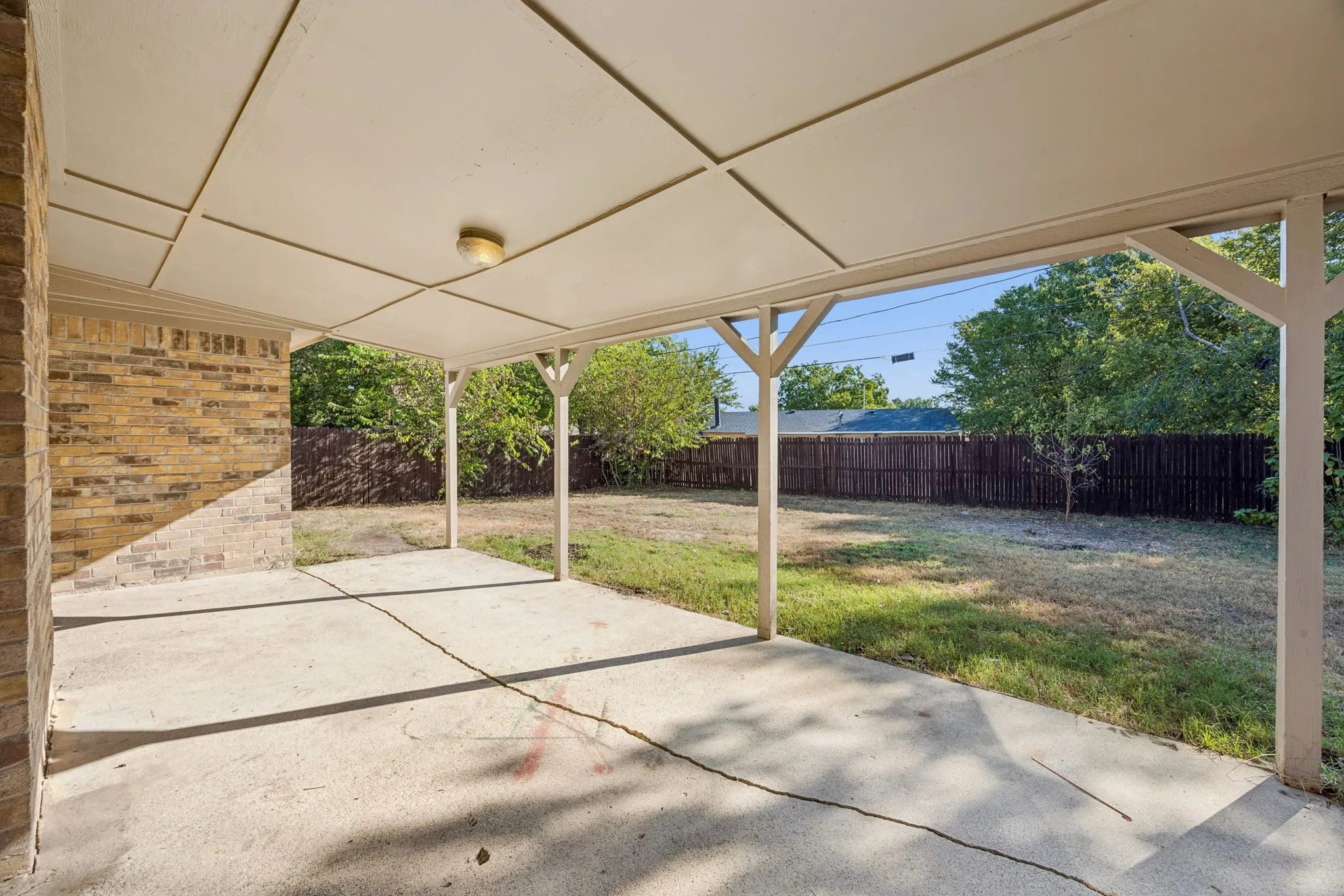 Single Family Residence For Sale in Tarrant County , 7208 Meadowbrook Drive, Watauga, Texas 76148, 3 Bedroom, 2 Bathroom, 2 Garage spaces, 1,541 Sqft, built in 1984, mls#21380698, Real Estate Agent in Watauga, Homes For Sale in Tarrant county, Homes For Sale in Watauga, Realtor in Watauga Texas, Real Estate Brokerage Independent Realty Texas, Luminita Cordes Realtor