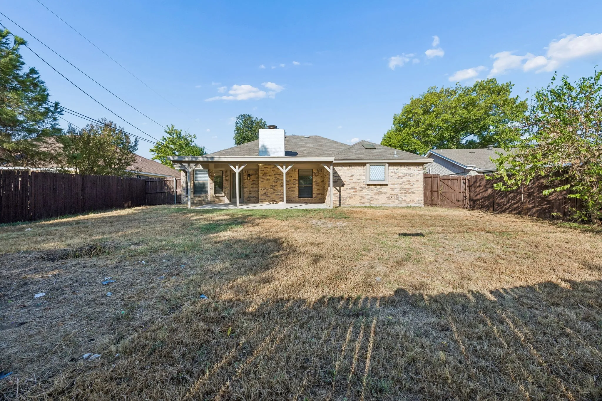 Single Family Residence For Sale in Tarrant County , 7208 Meadowbrook Drive, Watauga, Texas 76148, 3 Bedroom, 2 Bathroom, 2 Garage spaces, 1,541 Sqft, built in 1984, mls#21380698, Real Estate Agent in Watauga, Homes For Sale in Tarrant county, Homes For Sale in Watauga, Realtor in Watauga Texas, Real Estate Brokerage Independent Realty Texas, Luminita Cordes Realtor
