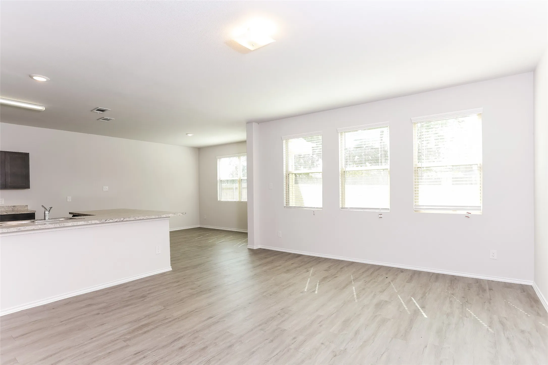 Single Family Residence For Rent in Tarrant County , 8212 Sycamore Brook Drive, Fort Worth, Texas 76123, 4 Bedroom, 3 Bathroom, 2 Garage spaces, 1,947 Sqft, built in 2022, mls#21388213, Real Estate Agent in Fort Worth, Homes For Rent in Tarrant county, Homes For Rent in Fort Worth, Realtor in Fort Worth Texas, Real Estate Brokerage Independent Realty Texas, Luminita Cordes Realtor